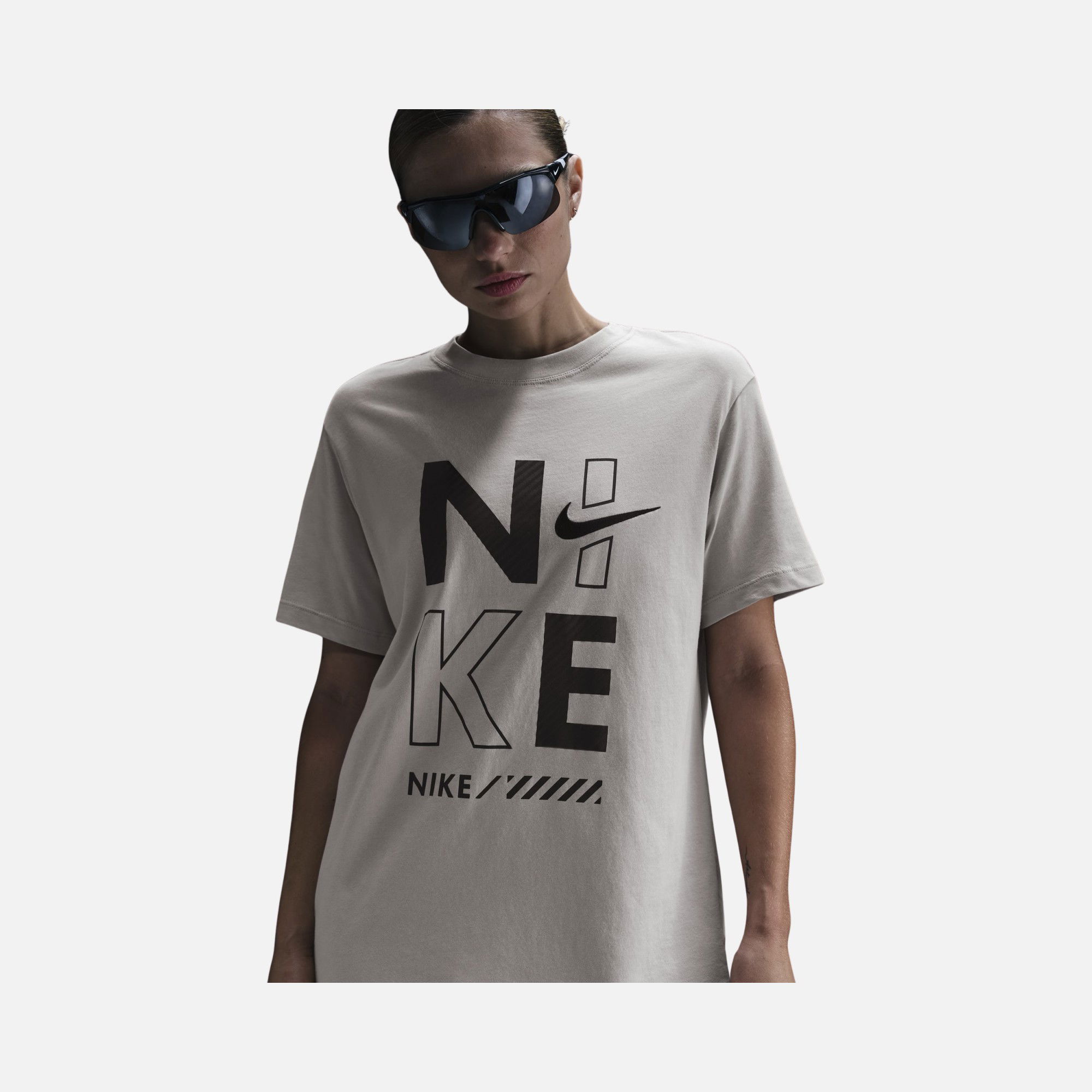 Nike Sportswear Gel Boyfriend Loose Cut Short-Sleeve Kadın Tişört