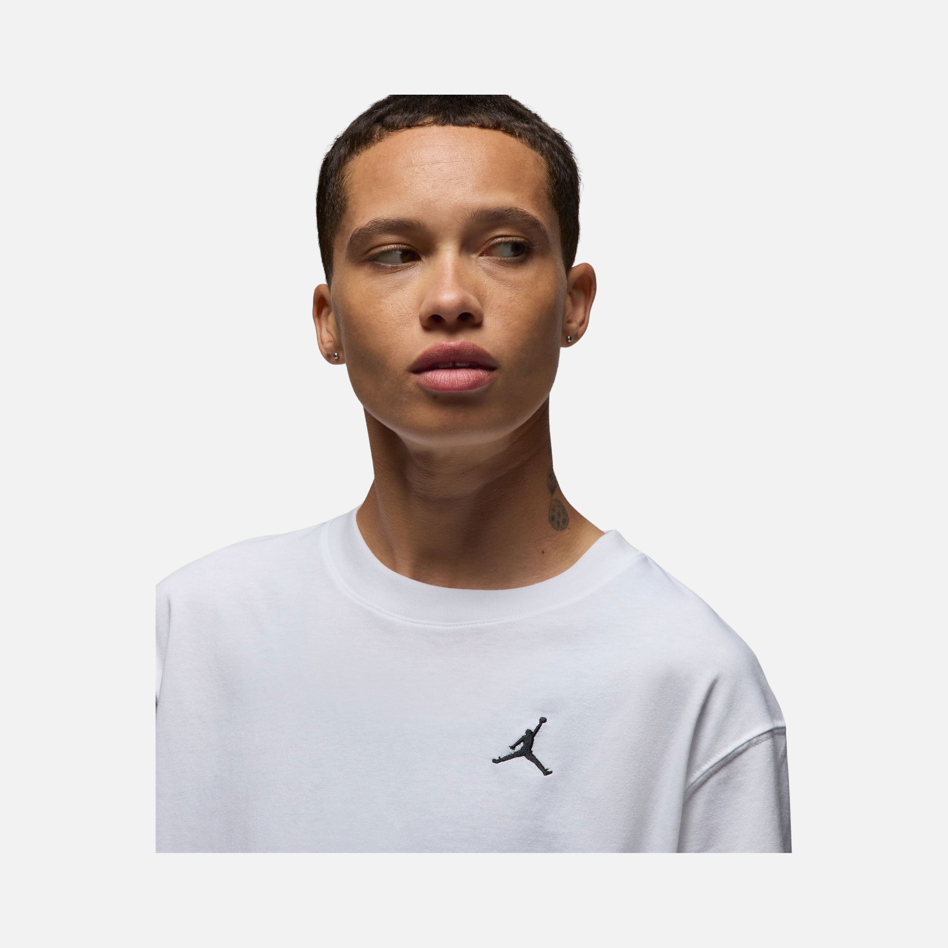 Nike Jordan Essentials Graphic Core 23 Relaxed Fit Short-Sleeve Kadın Tişört