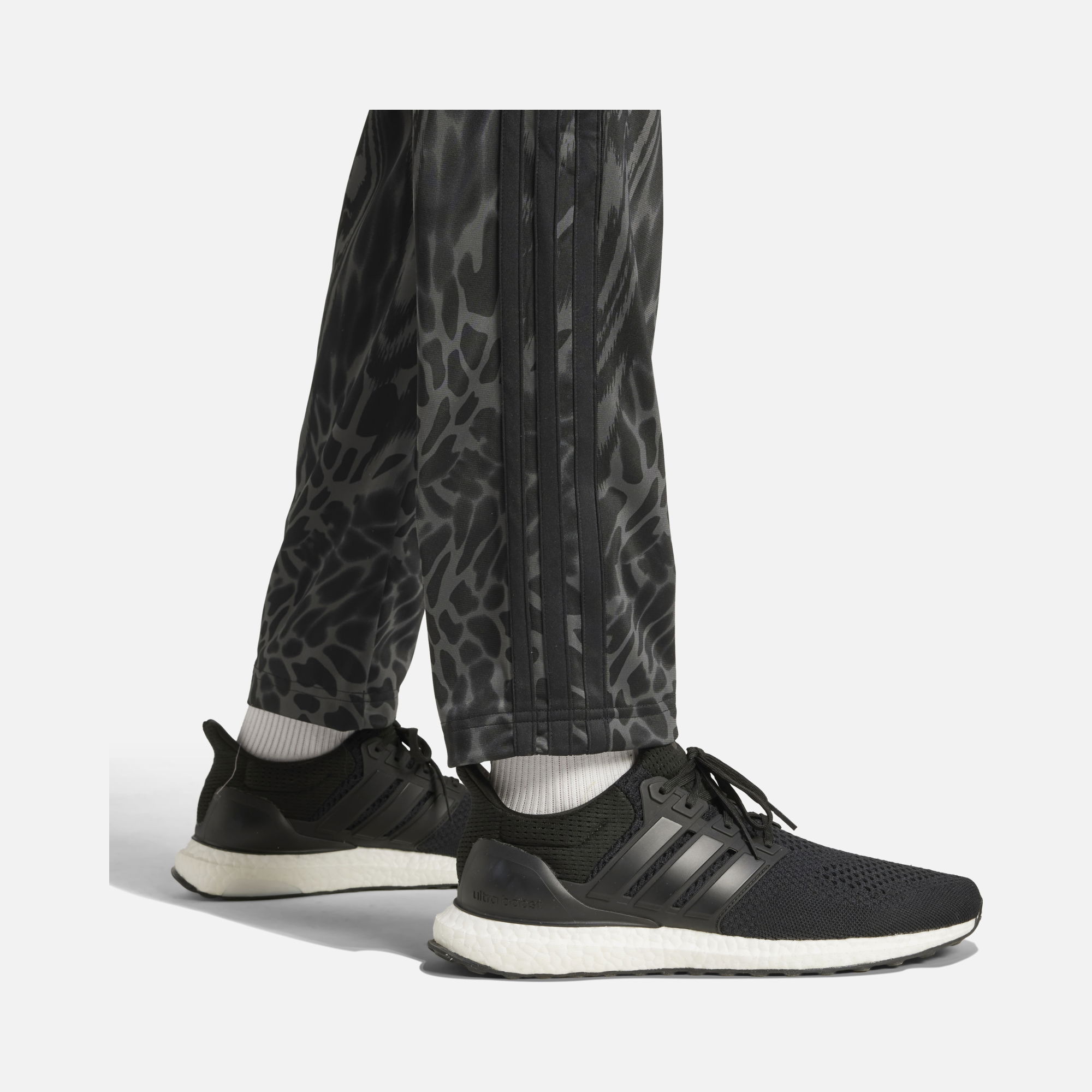 adidas Sportswear Essentials 3-Stripes & Embroidered 3 Bar Logo Detail Full-Zip Kadın Eşofman Altı