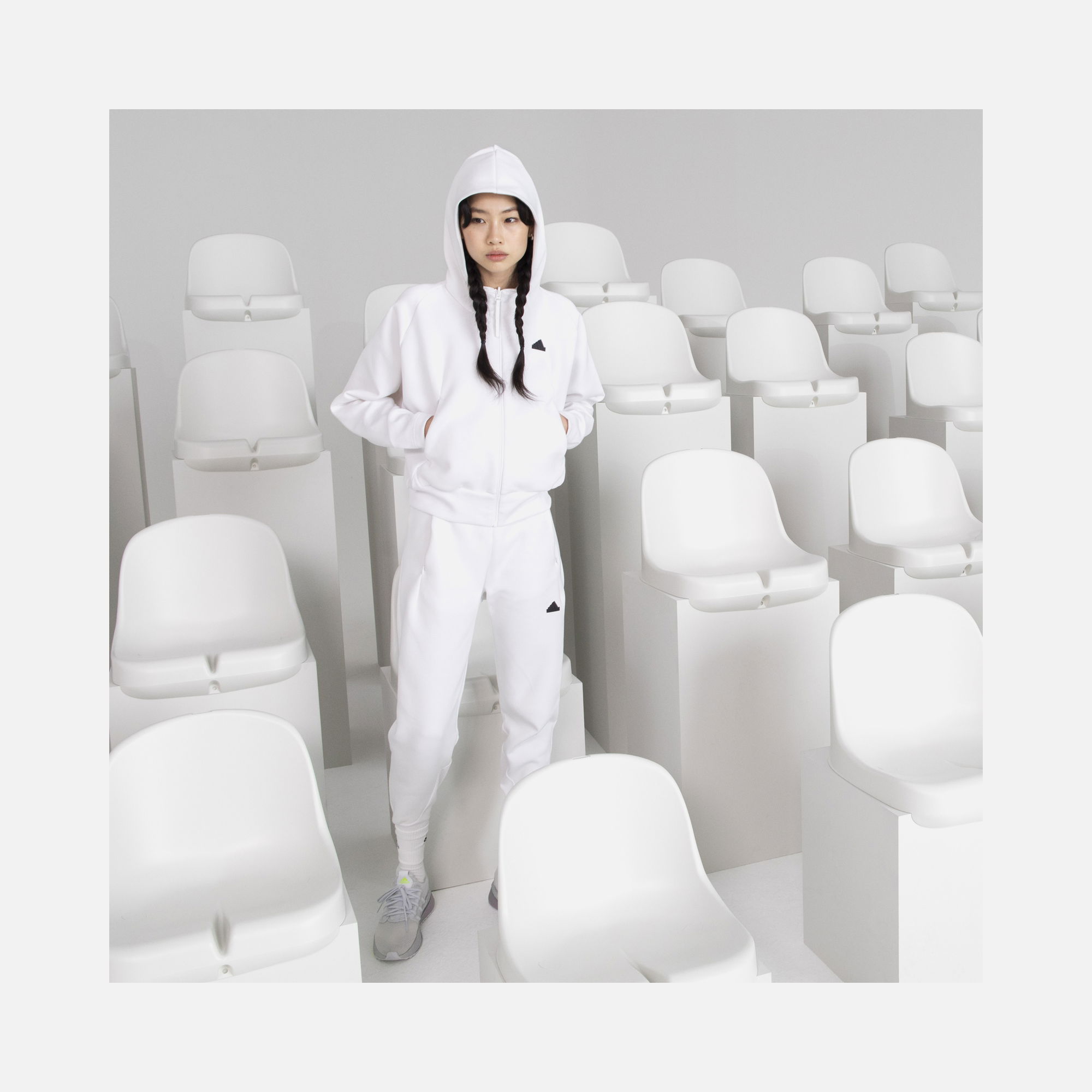 adidas Sportswear  Z.N.E. Full-Zip Hoodie kadın Sweatshirt