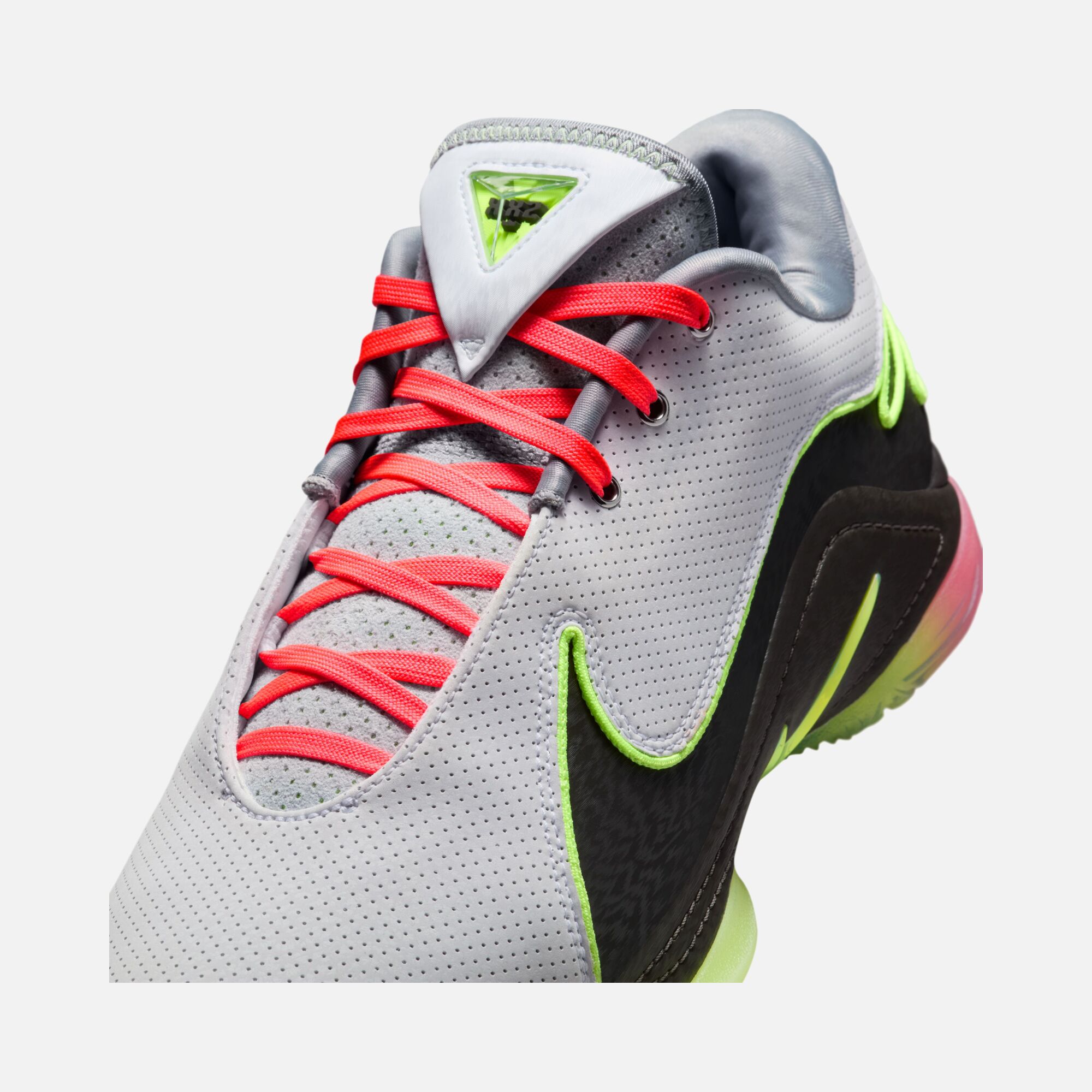 Nike LeBron James XXII Erkek Basketbol Ayakkabısı