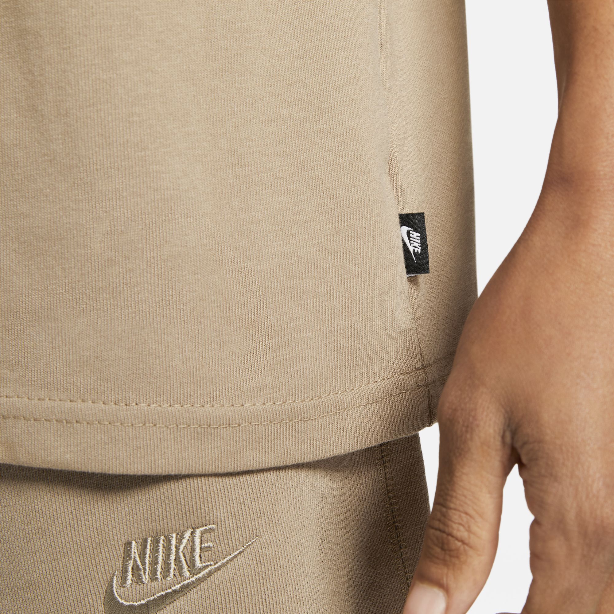 Nike Sportswear Premium Essential Short-Sleeve Erkek Tişört