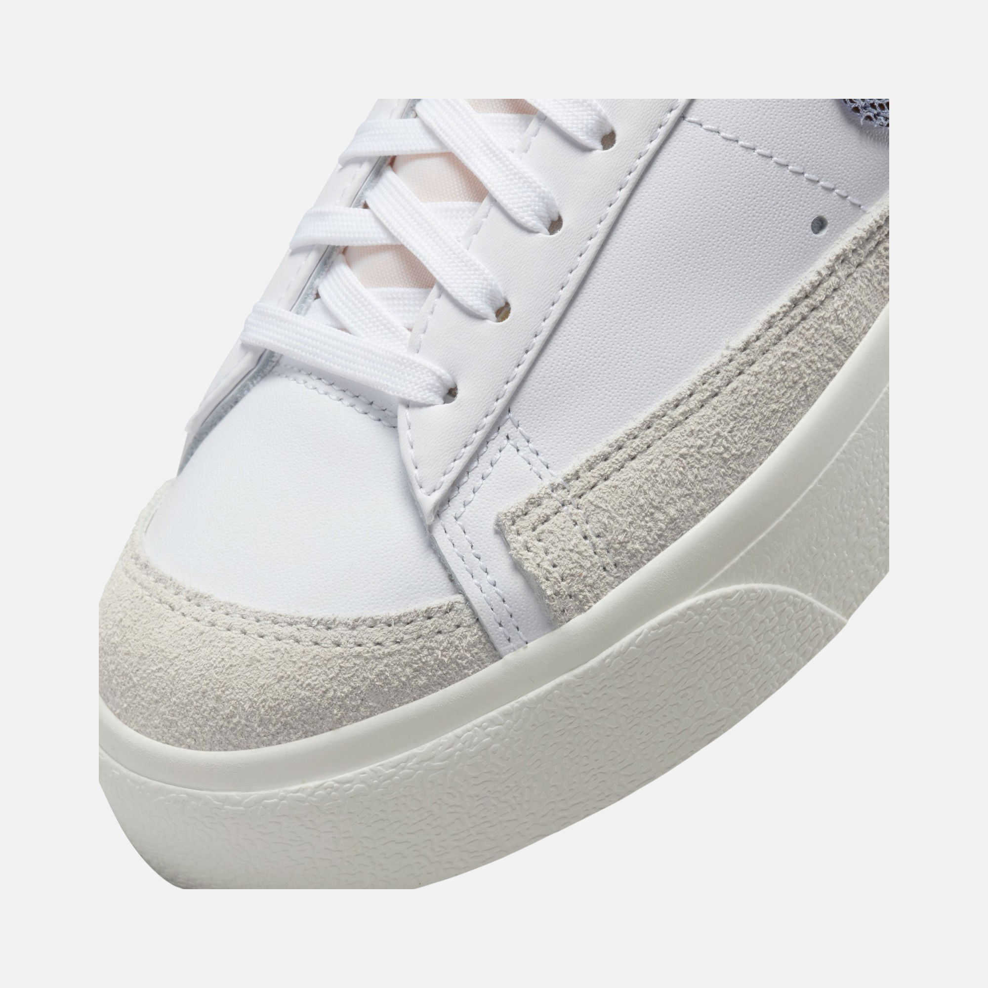 Nike Blazer Low Platform ''Snakeskin Swoosh'' Kadın Spor Ayakkabı