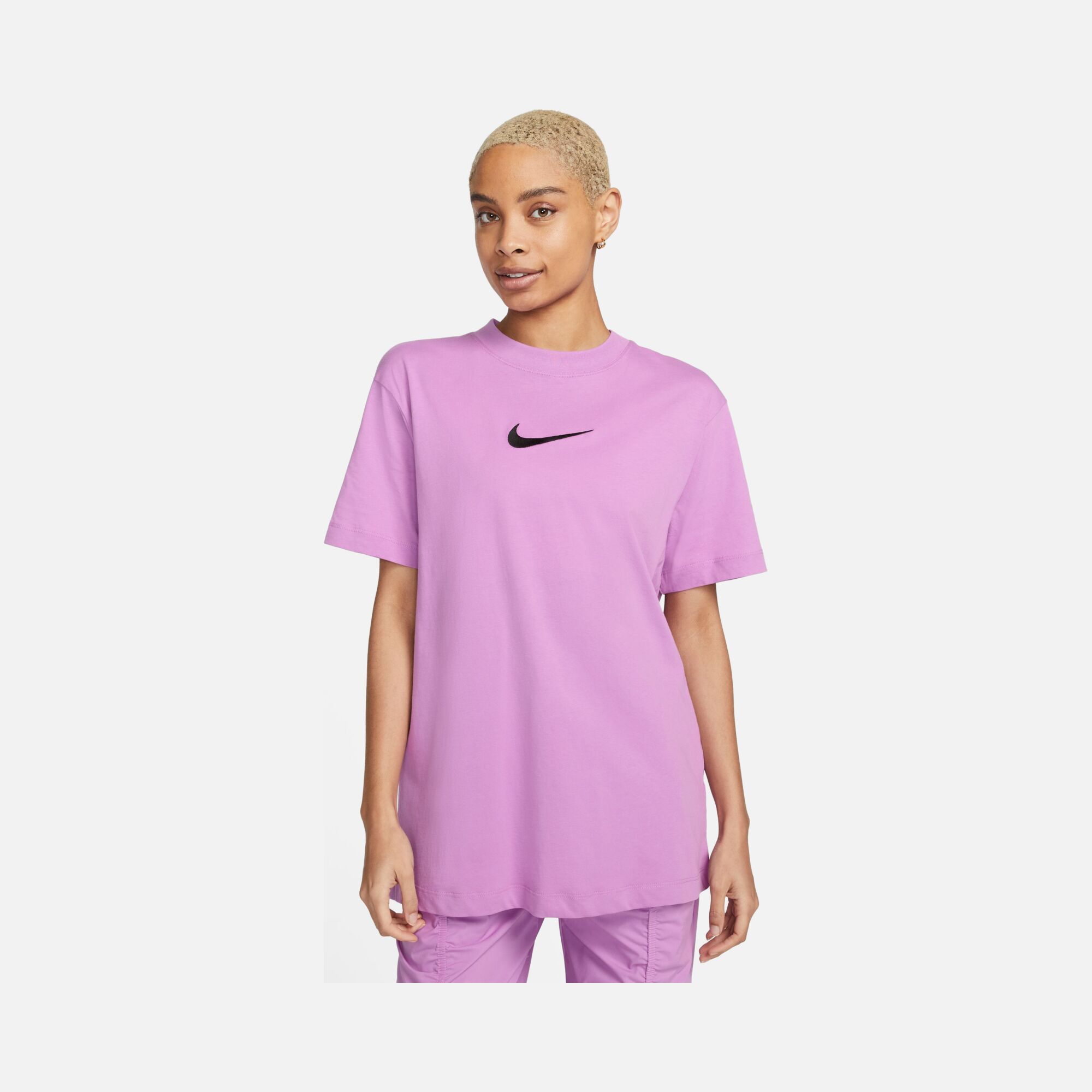 Nike Sportswear Gel-Midi Swoosh Graphic Boyfriend Short-Sleeve Kadın Tişört