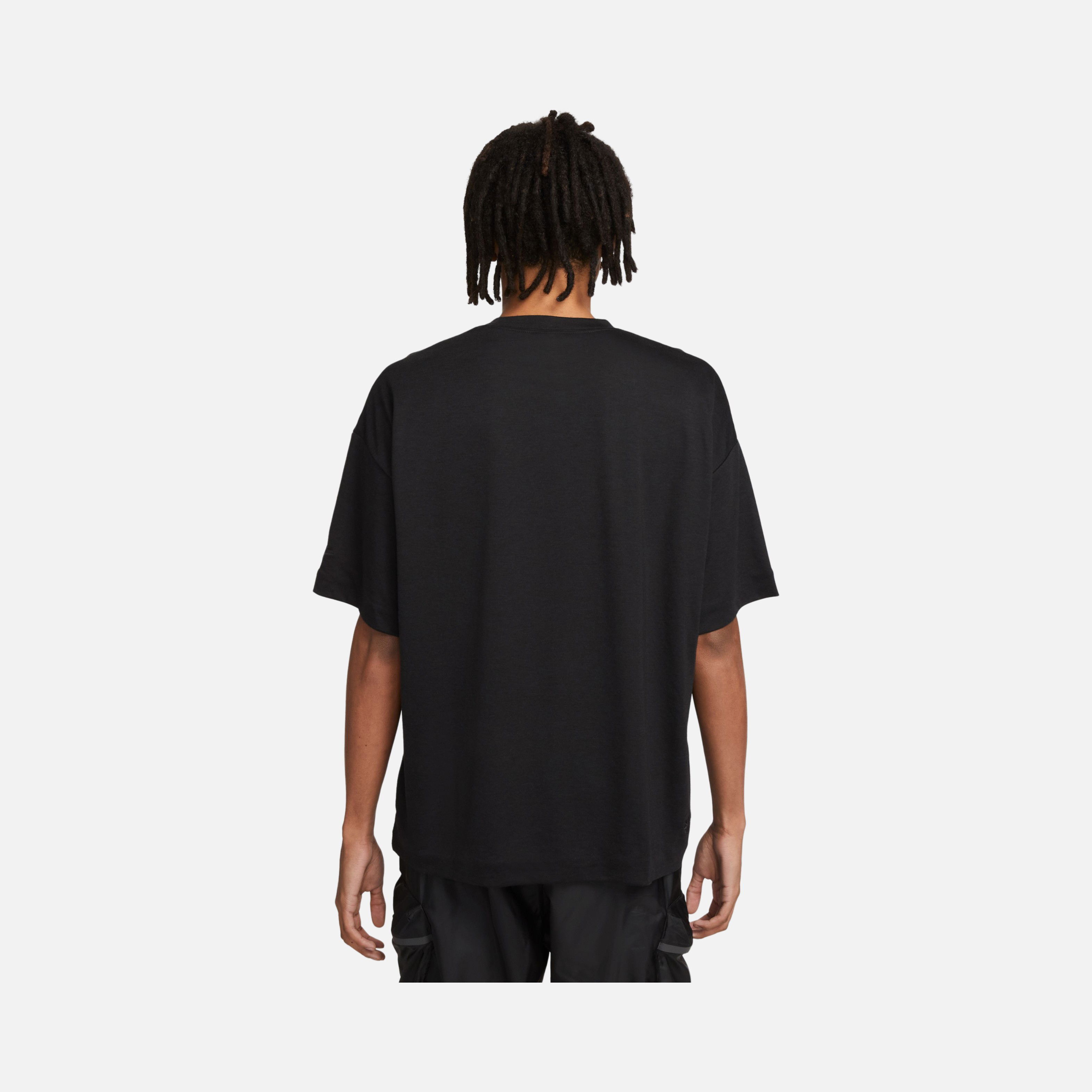 Nike Dri-Fit Sportswear Tech Pack Short-Sleeve Erkek Tşört