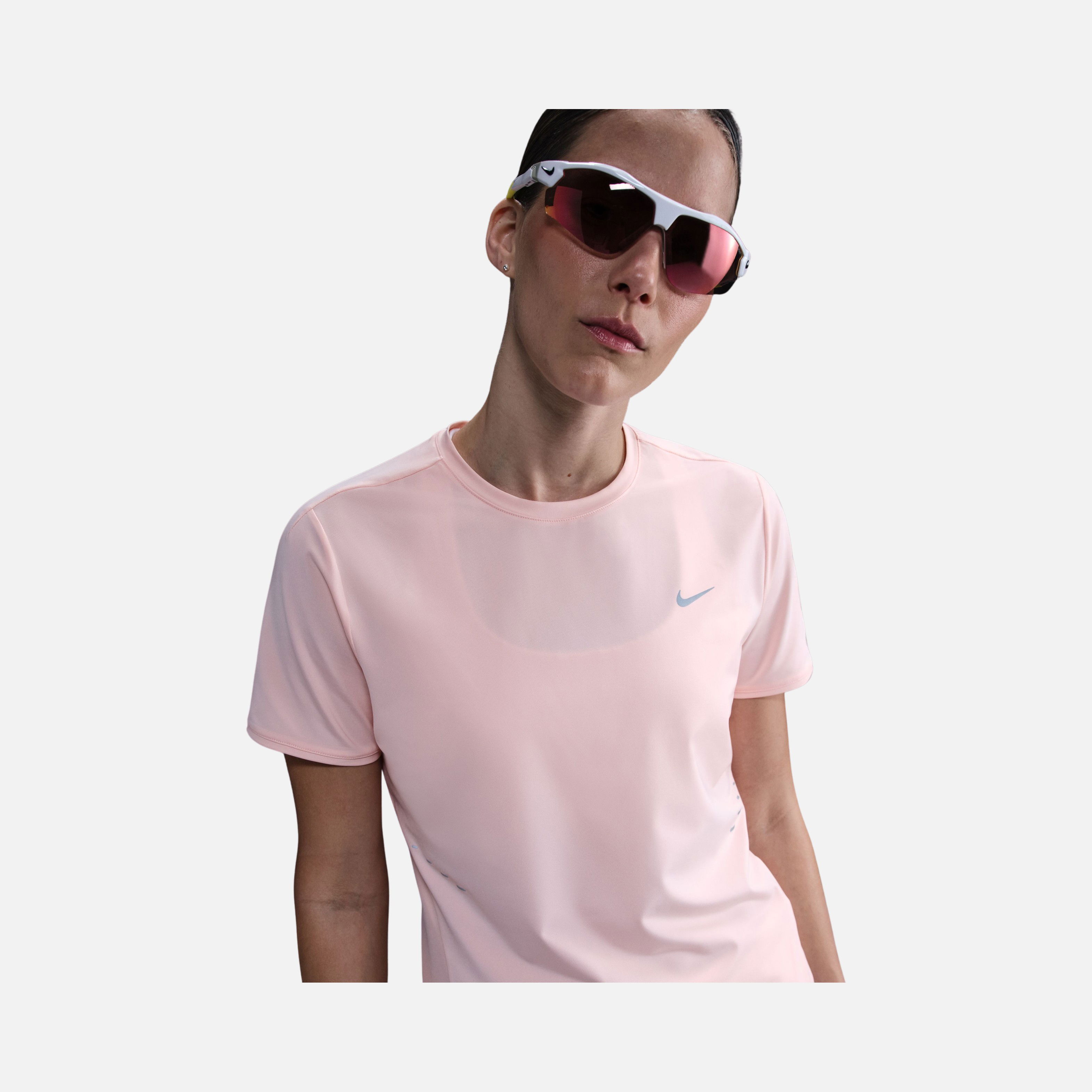 Nike Swift Dri-Fit Running Short-Sleeve Kadın Tişört