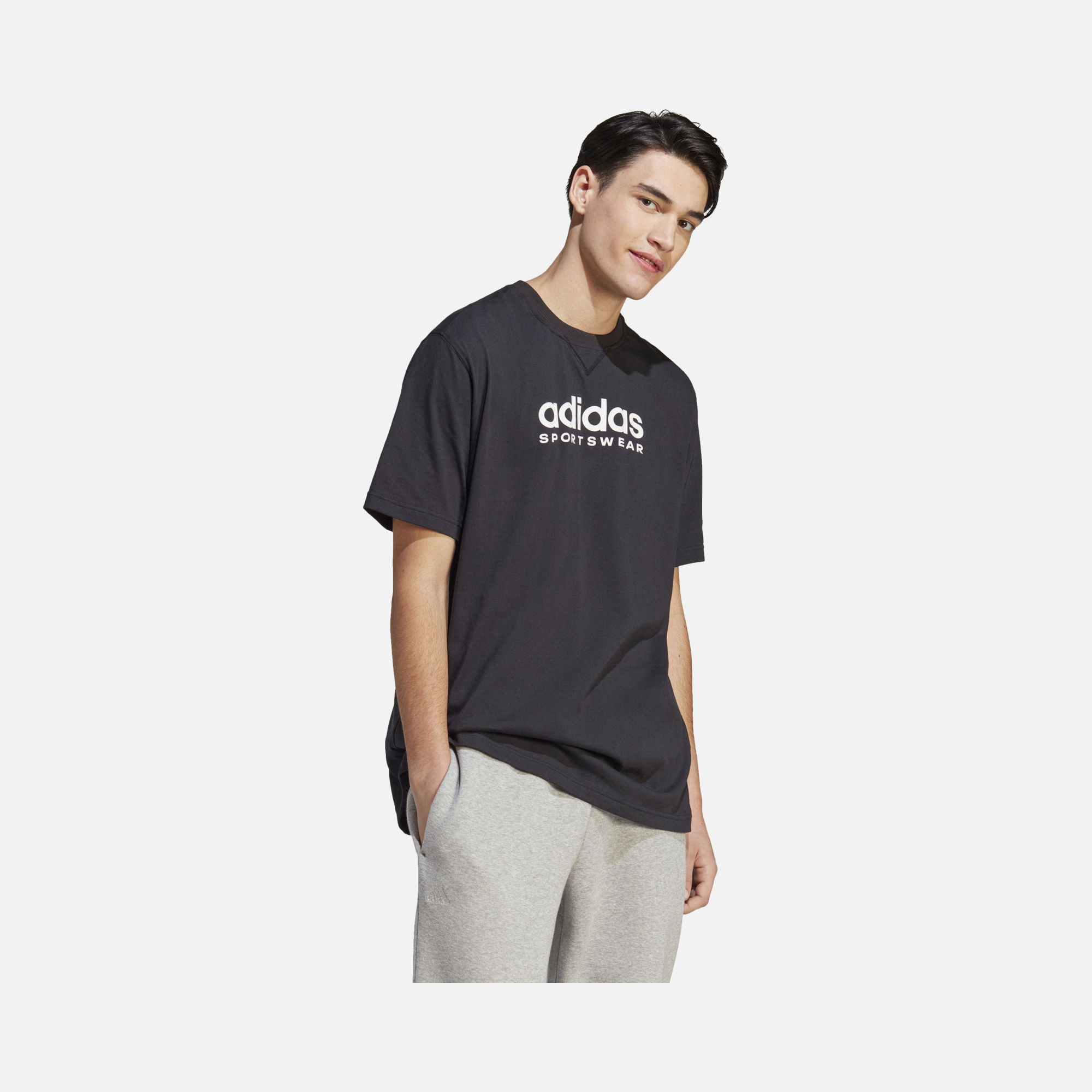 adidas Sportswear All SZN Graphic Short-Sleeve Erkek Tişört