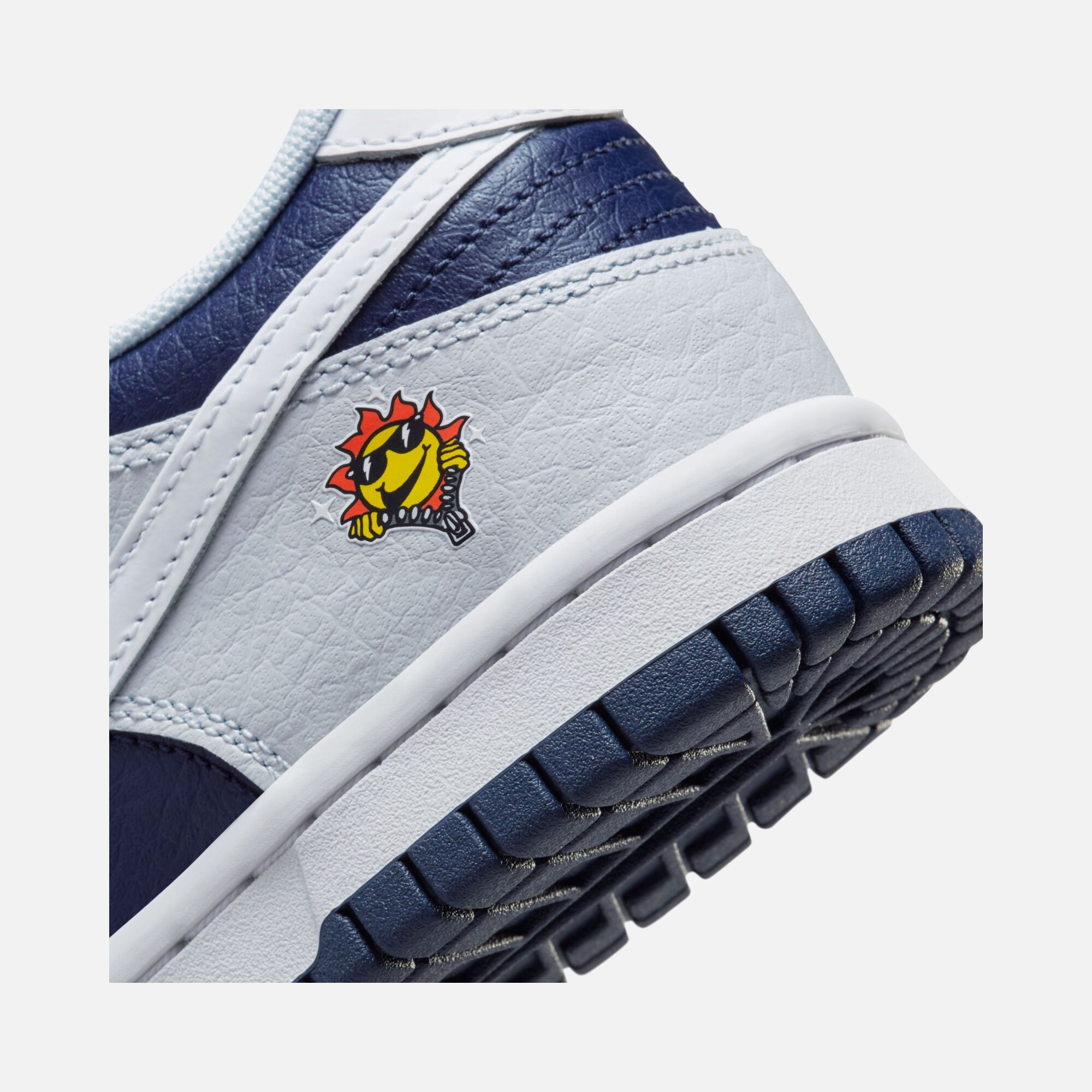 Nike Dunk Low ''Back Tab that Changes Color in UV Light'' (GS) Spor Ayakkabı