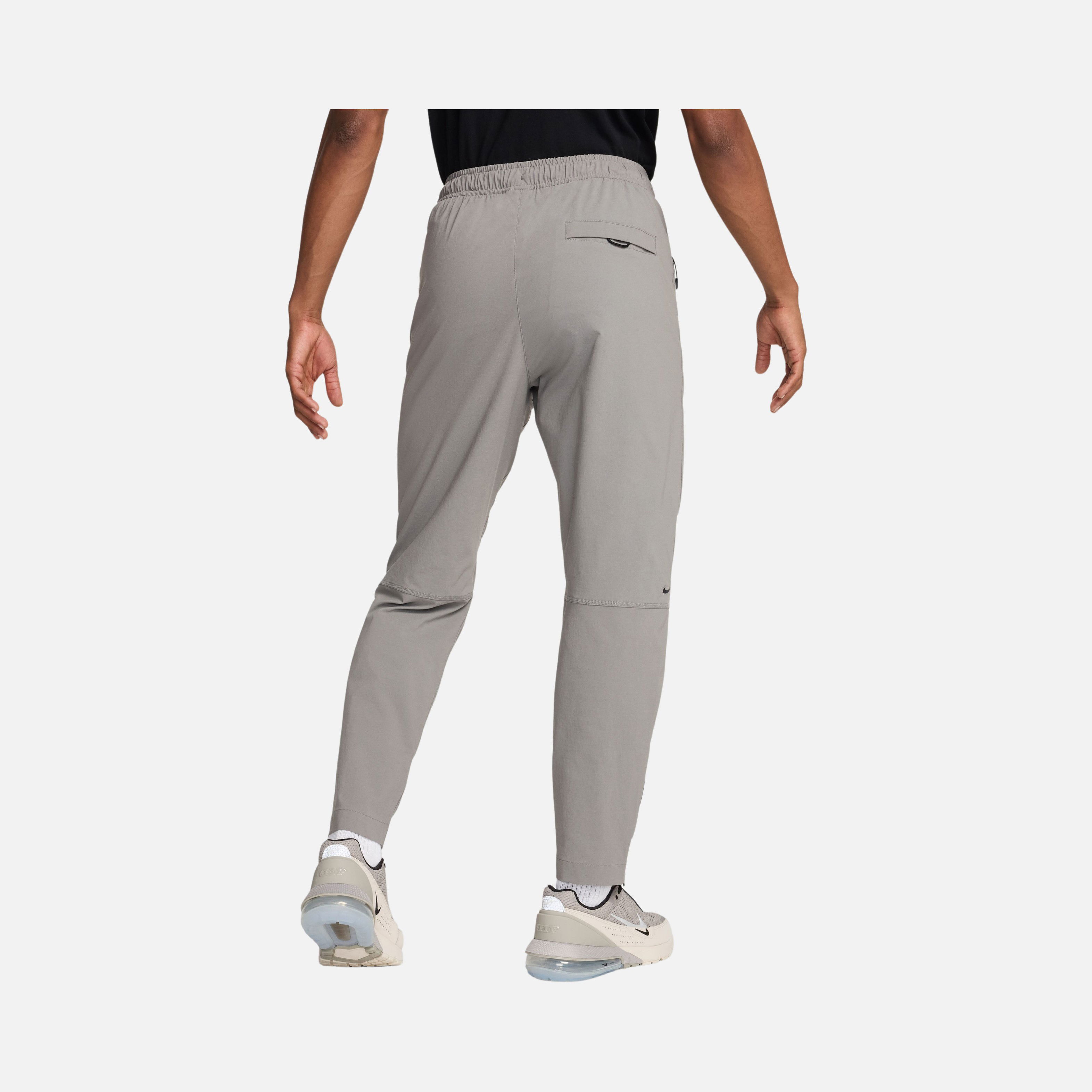 Nike Sportswear Tech Woven Erkek Eşofman Altı