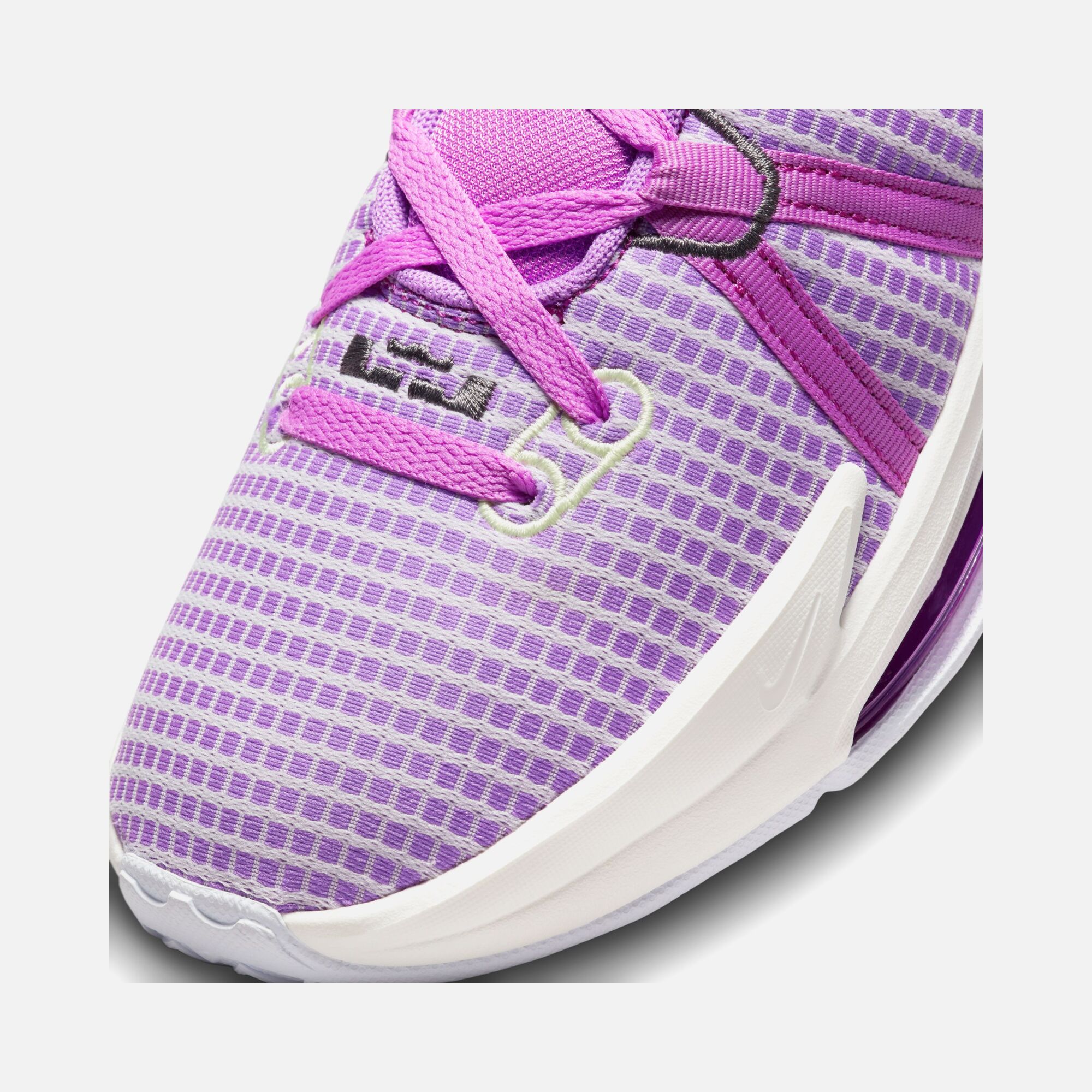 Nike LeBron James Witness VII Erkek Basketbol Ayakkabısı