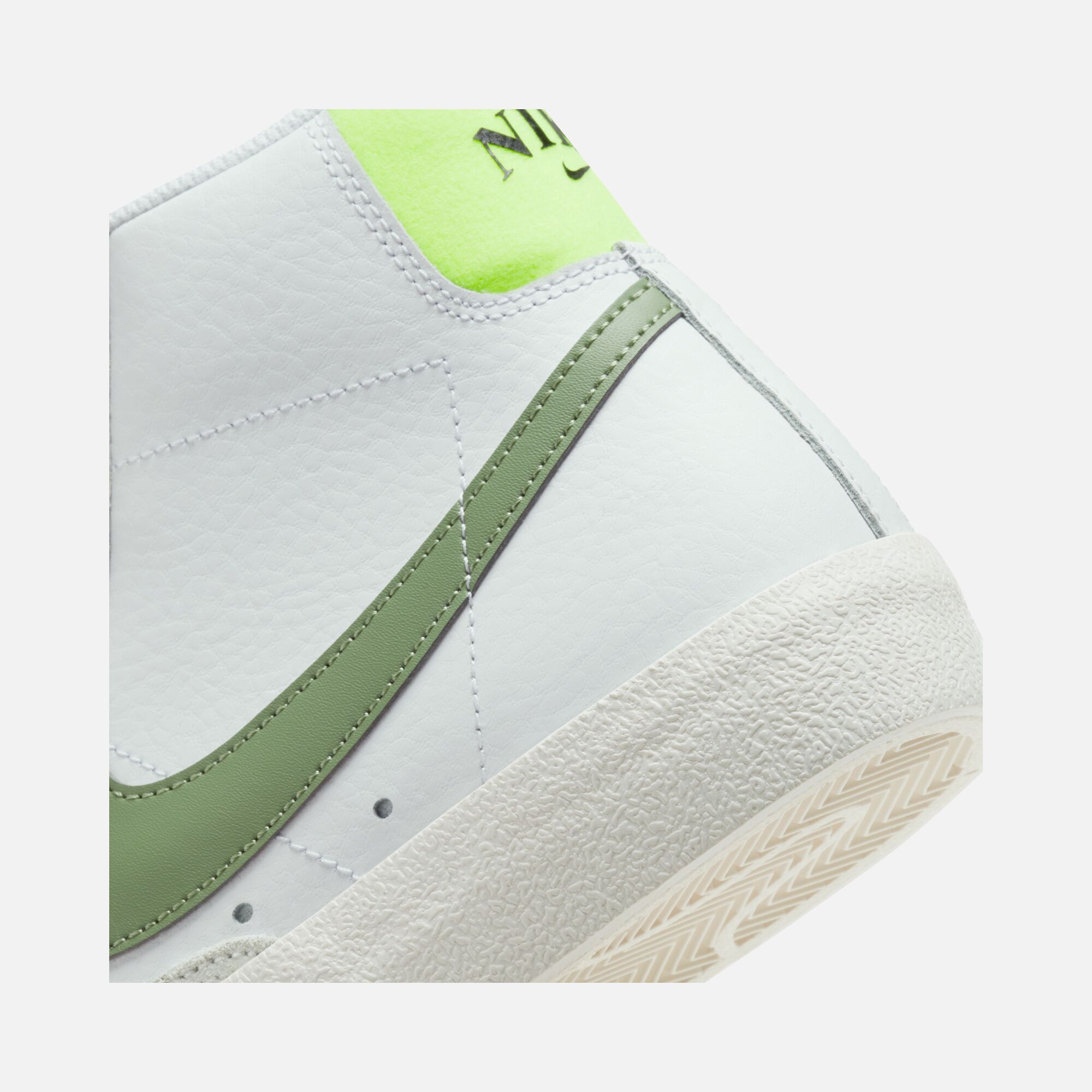 Nike Blazer Mid '77 ''Retro Logo'' Kadın Spor Ayakkabı