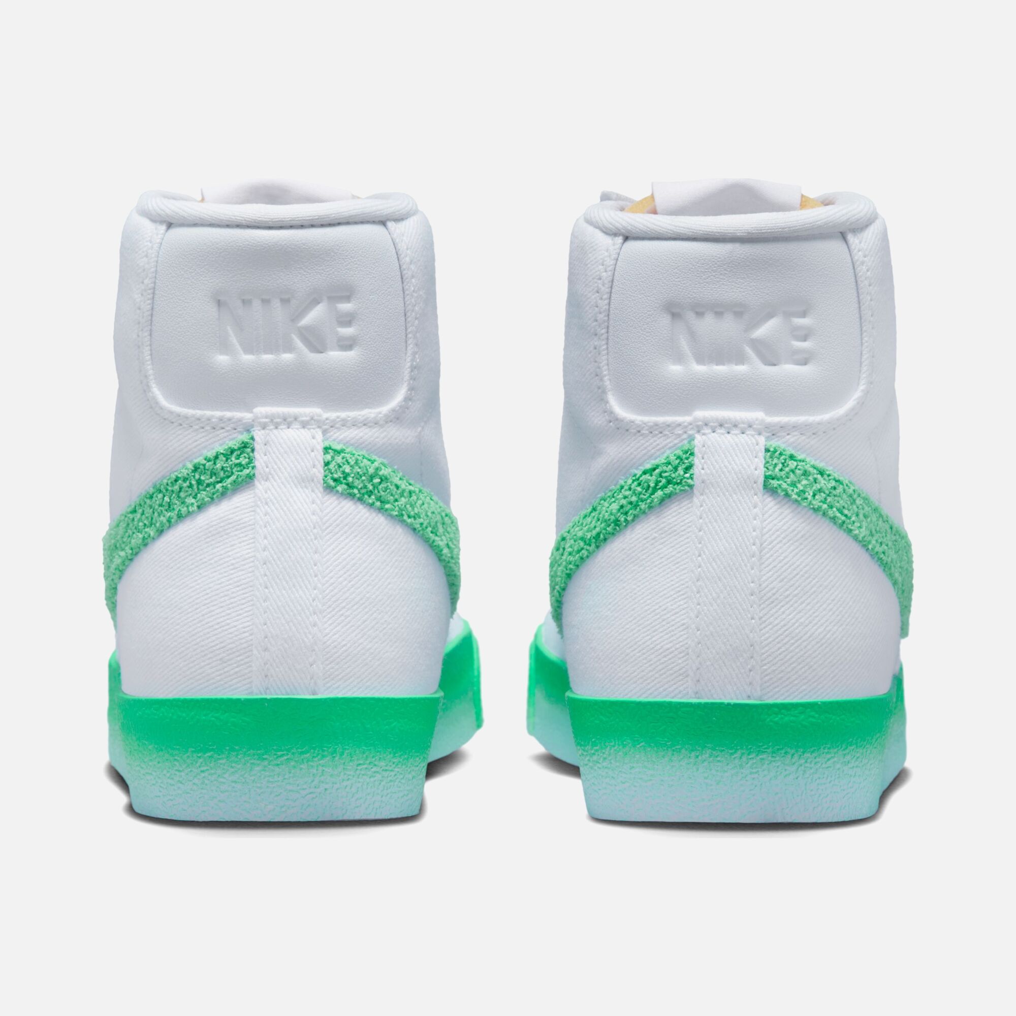 Nike Blazer Mid '77 ''Extra Soft Swoosh Logo'' Kadın Spor Ayakkabı