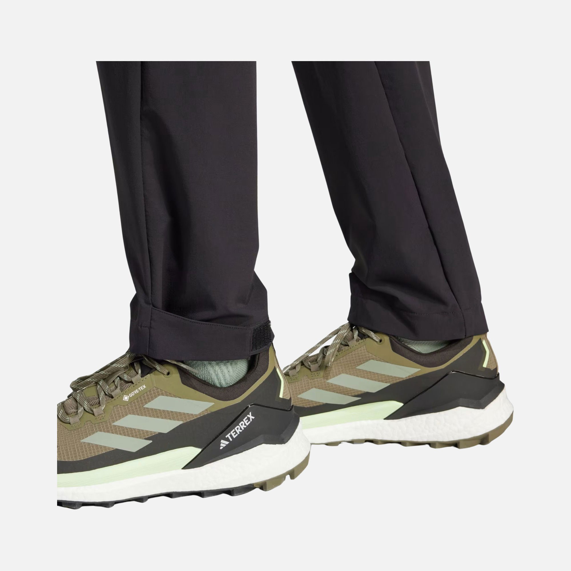 adidas Terrex Xperior Adjustable Waist and Cuff Details Versatile Walking Erkek Pantolon