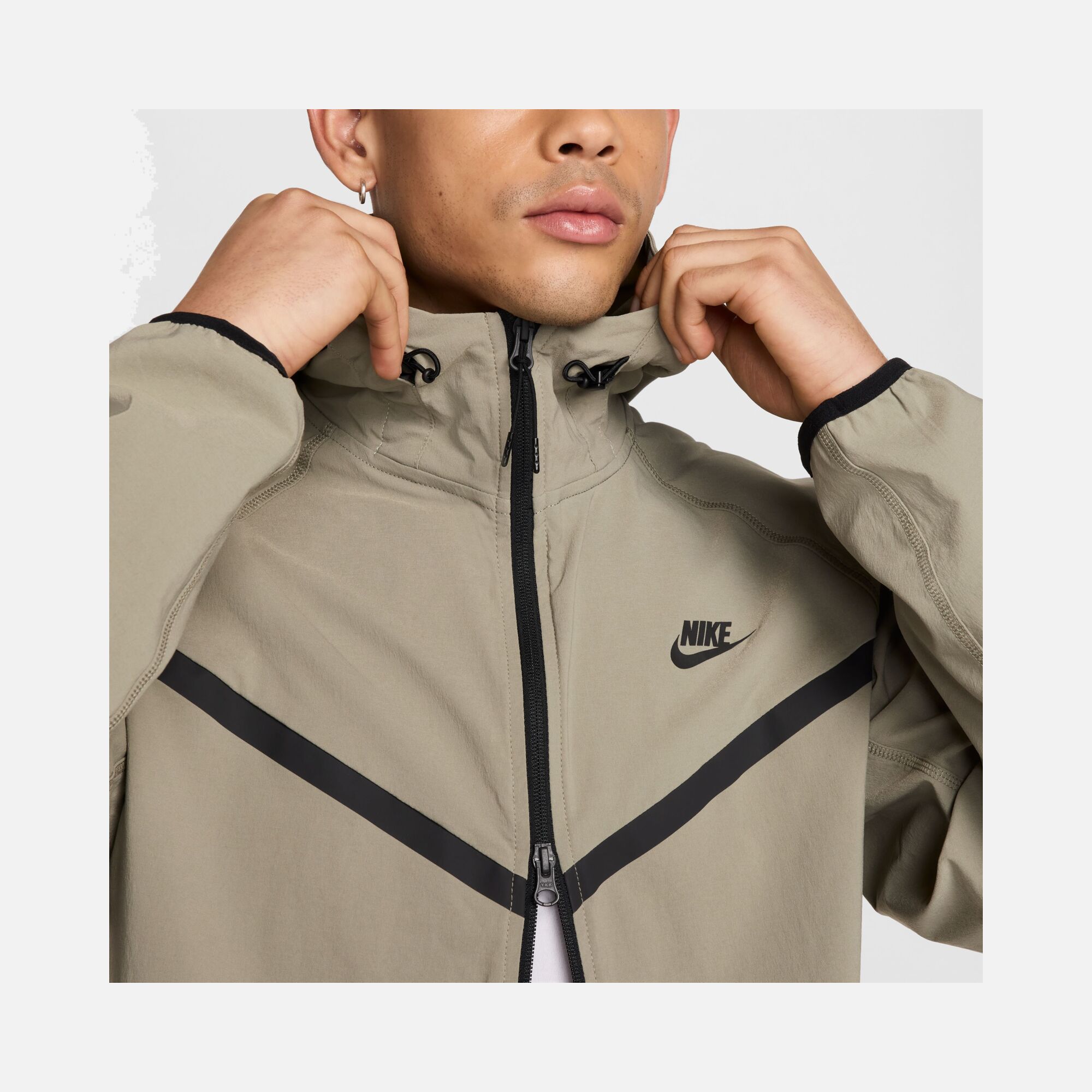 Nike Tech Woven Windrunner Full-Zip Hooded Erkek Ceket