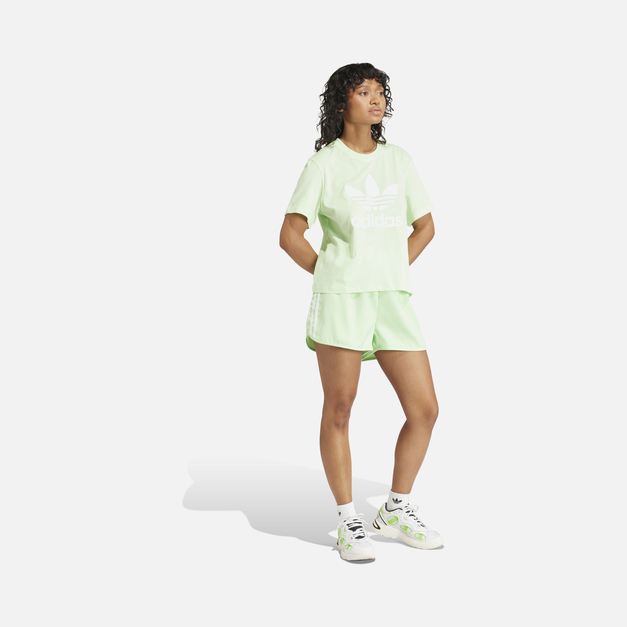 adidas Sportswear Trefoil Graphic Short-Sleeve Kadın Tişört
