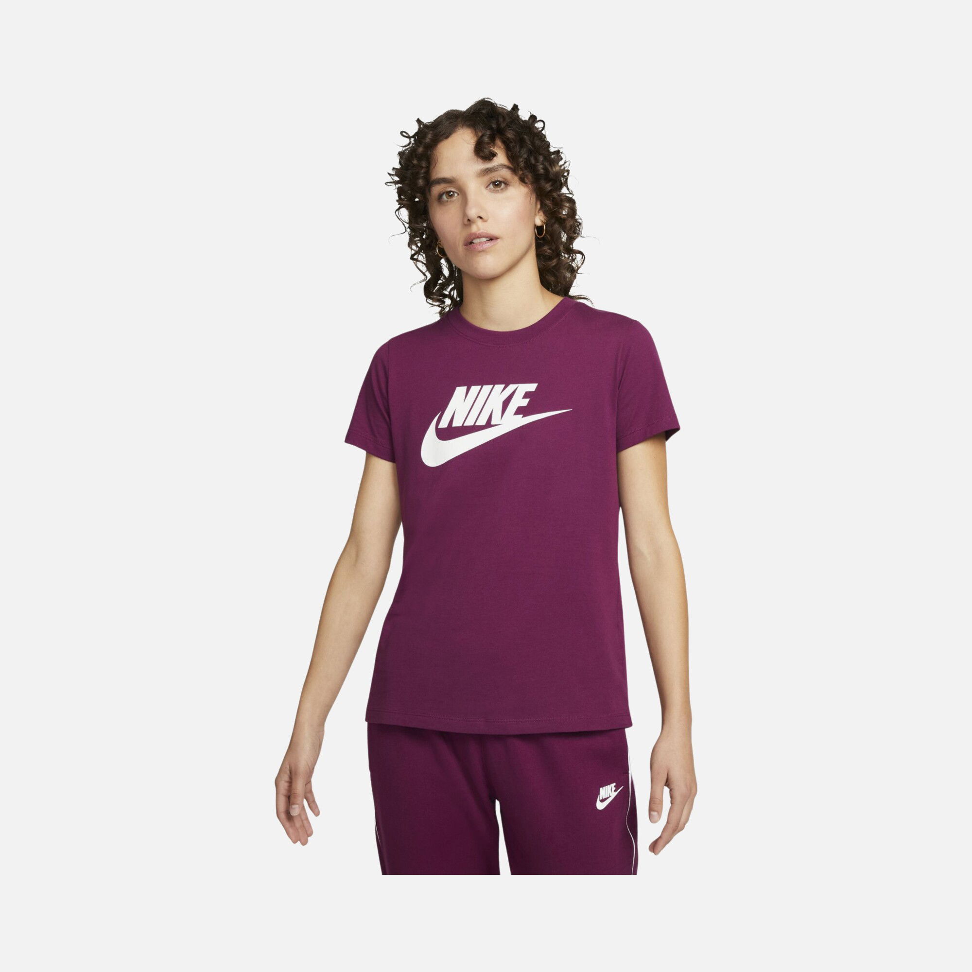 Nike Sportswear Icon Futura Essential Short-Sleeve Kadın Tişört