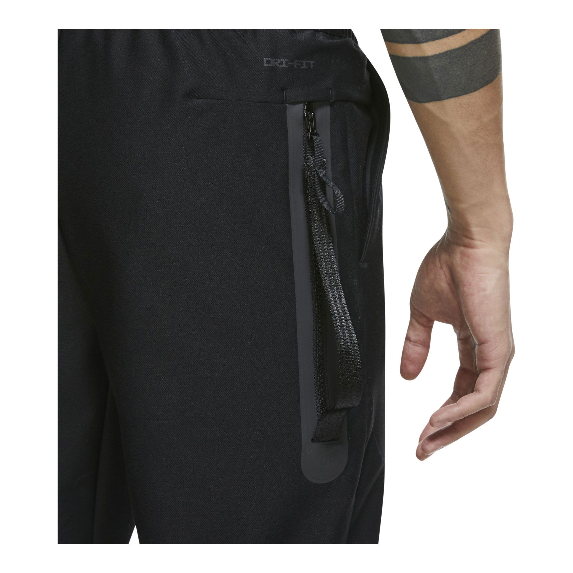 Nike Sportswear Dri-Fit Tech Pack Unlined Track Erkek Eşofman Altı