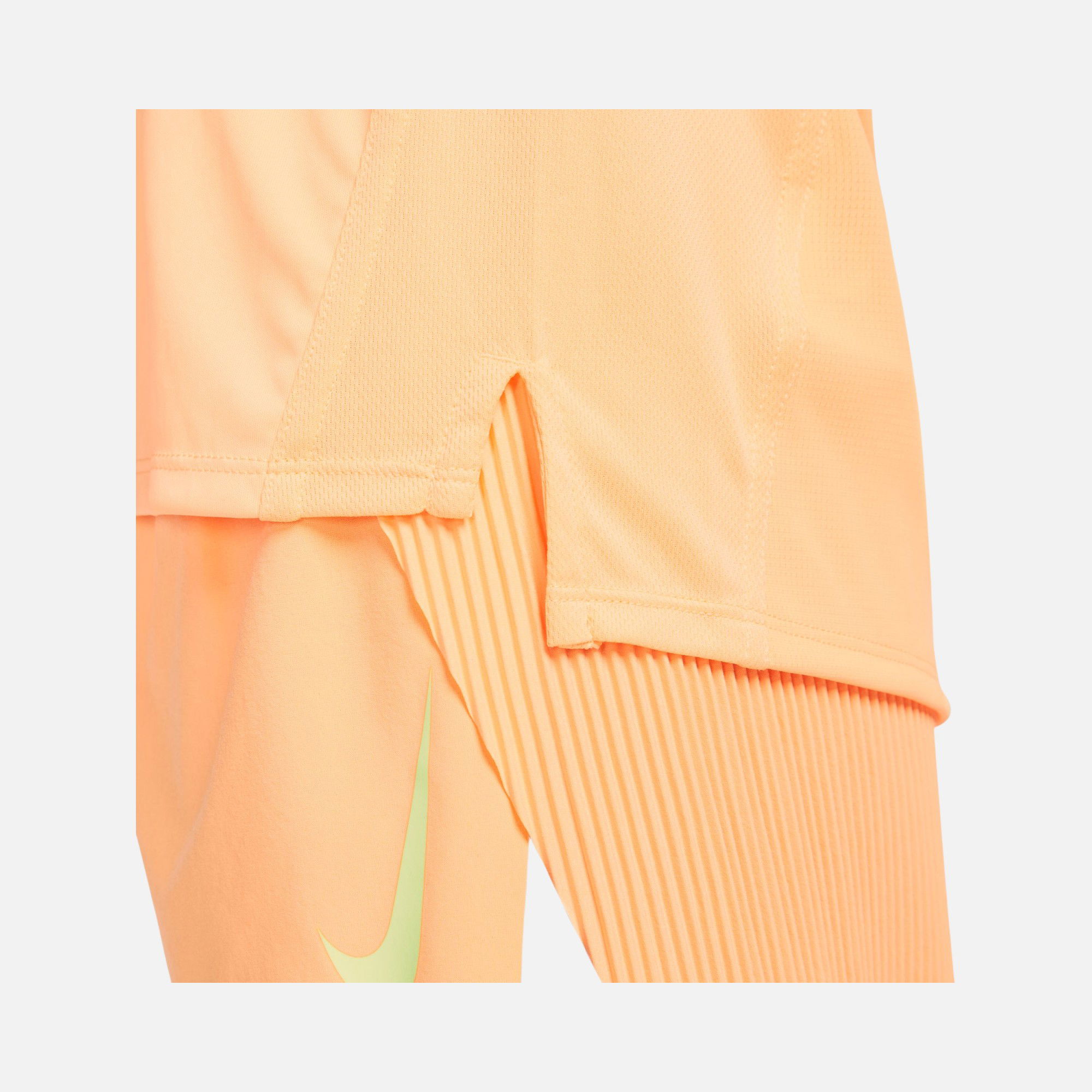 Nike Dri-Fit Race Running Short-Sleeve Kadın Tişört