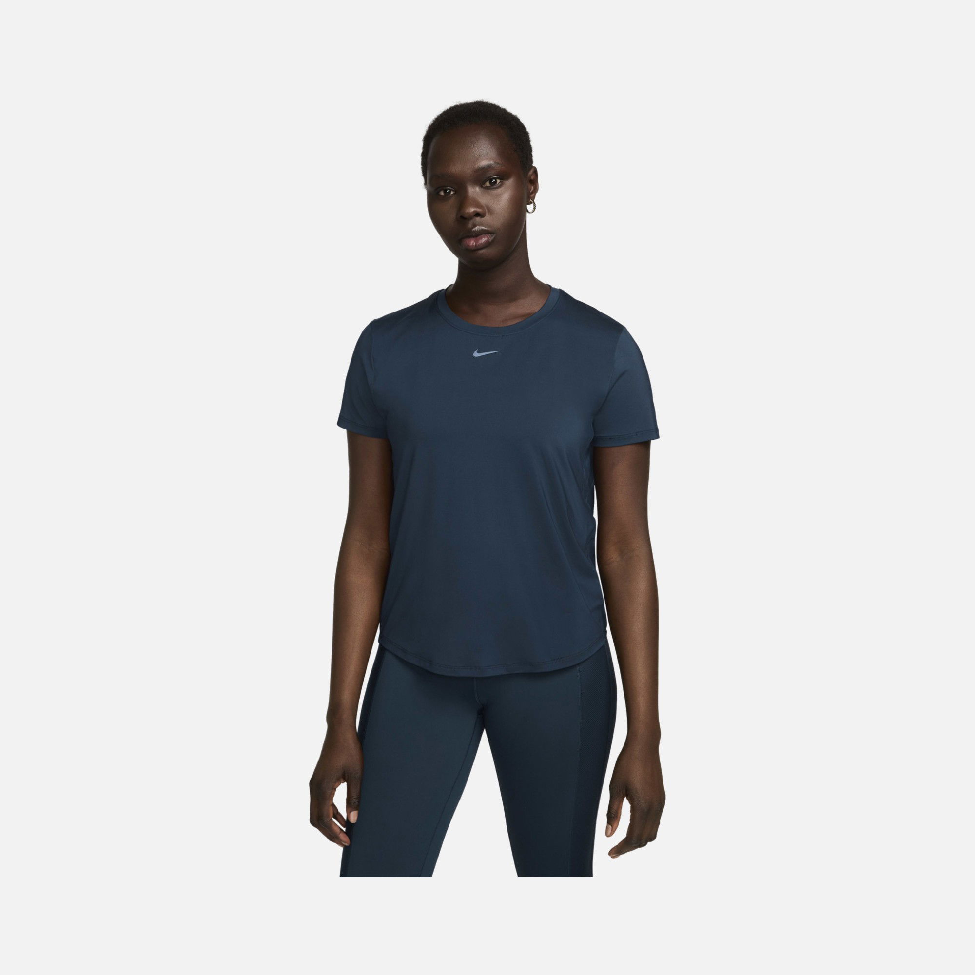 Nike One Classic Dri-Fit Short-Sleeve Training Kadın Tişört