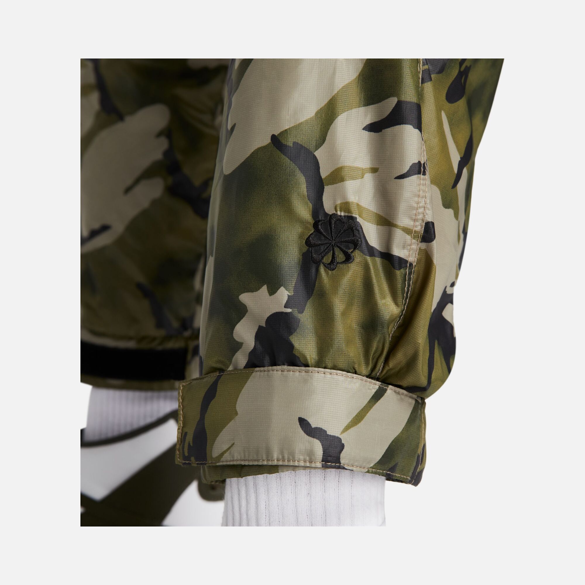 Nike Sportswear Tech Pack Line Woven Repel Camouflage Cargo Erkek Eşofman Altı