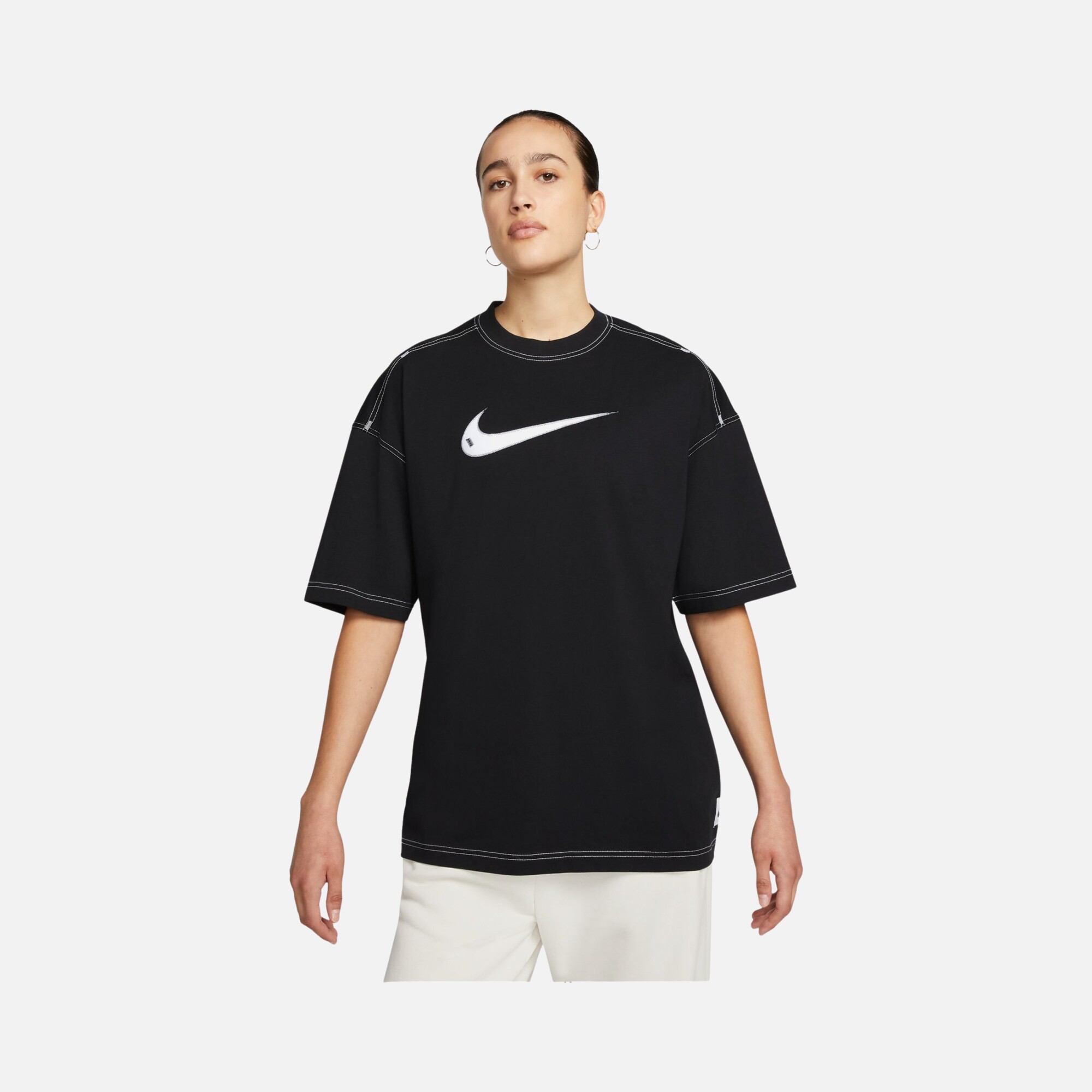 Nike Sportswear Swoosh Wide Cut Short-Sleeve Kadın Tişört