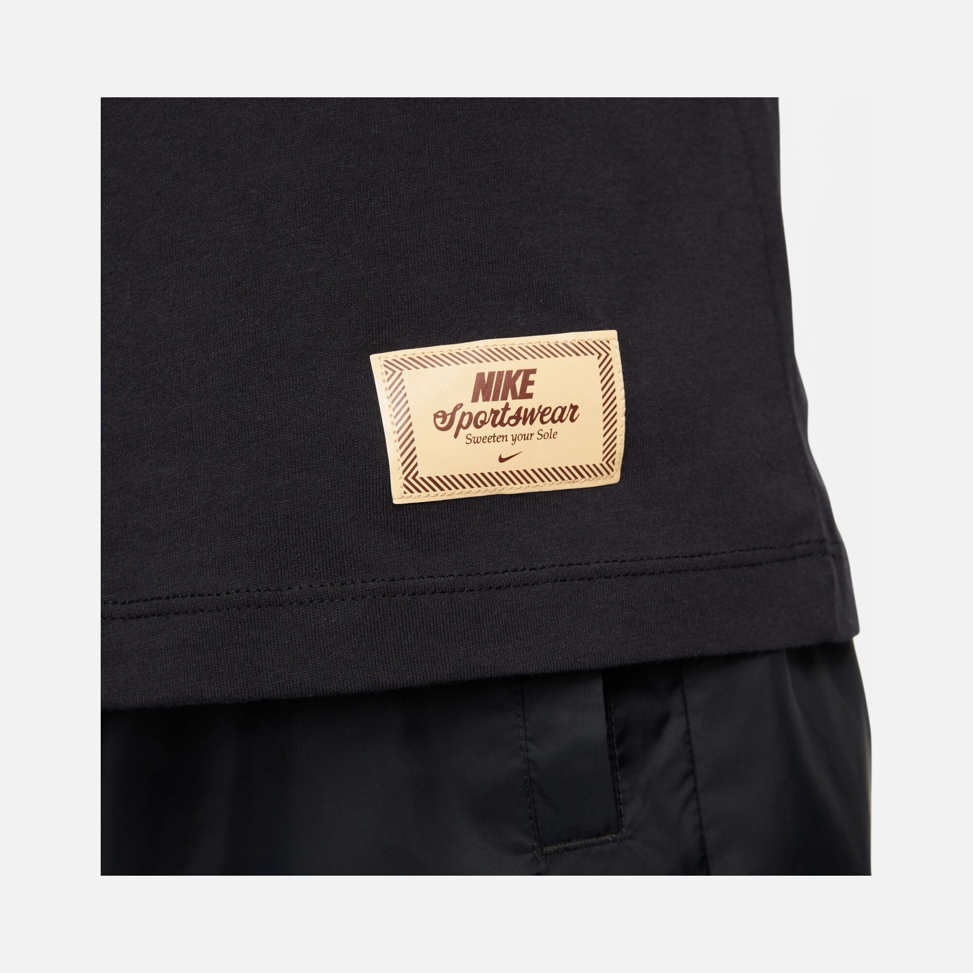 Nike Sportswear Get Your Kicks Graphic Short-Sleeve Erkek Tişört