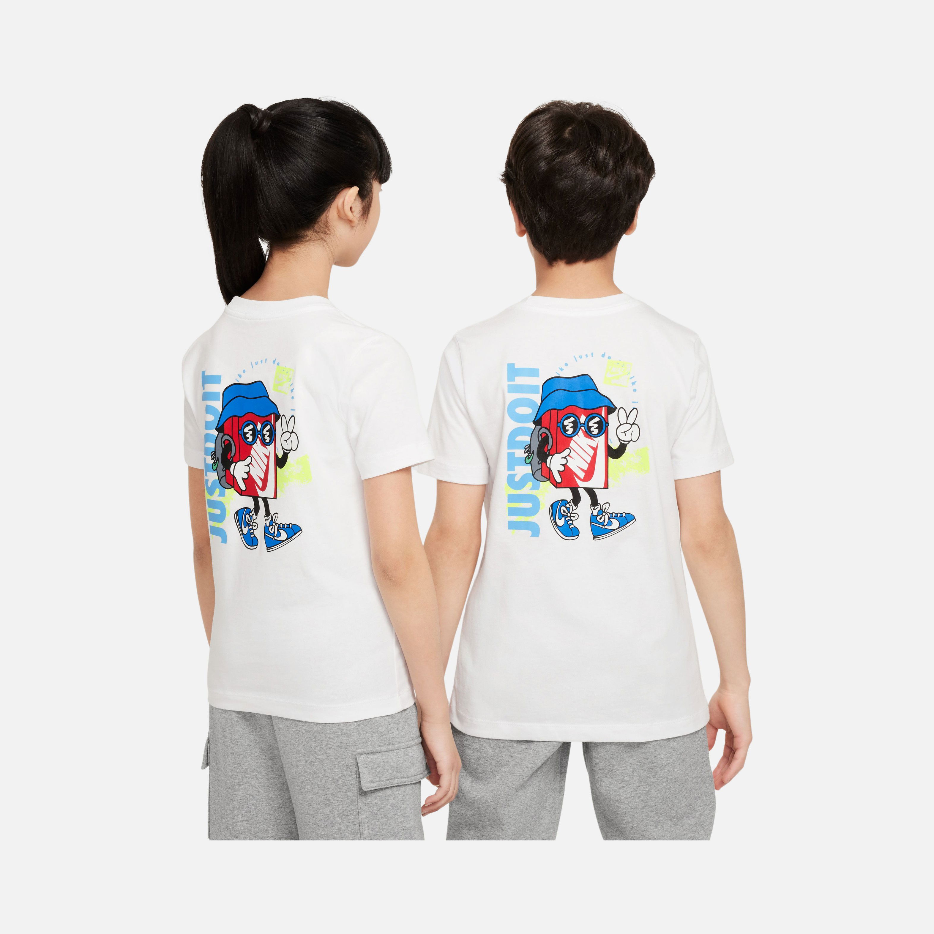 Nike Sportswear Boxy 2 Just Do It Graphic Short-Sleeve Çocuk Tişört