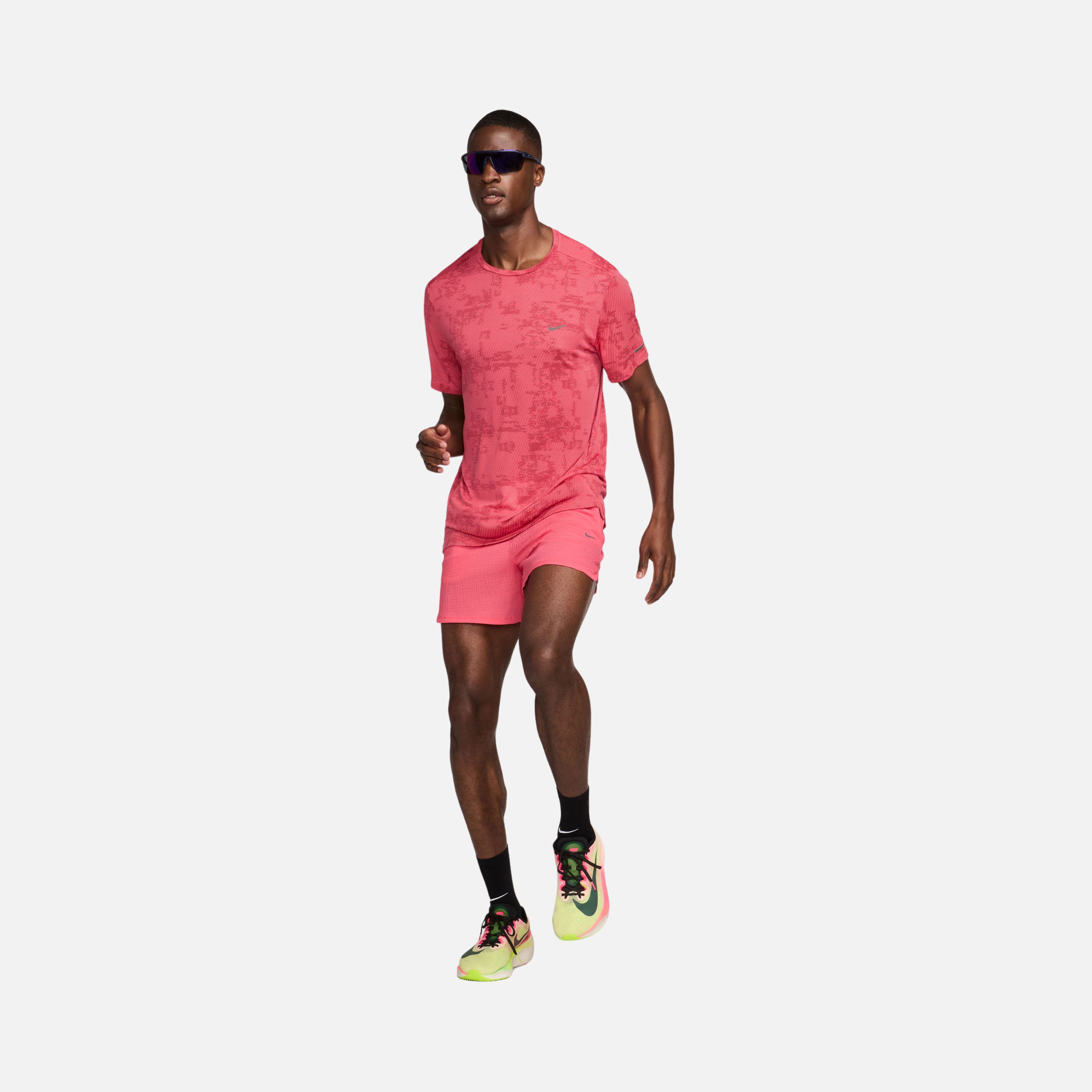 Nike Dri-Fit ADV Run Division Short-Sleeve Running Erkek Tişört