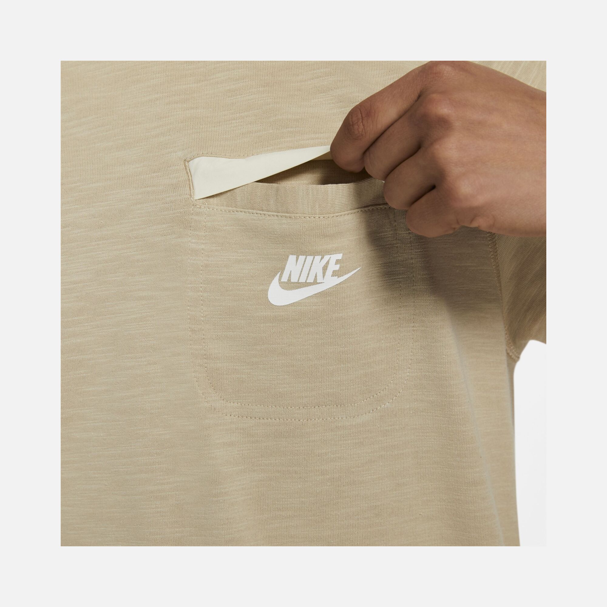Nike Sportswear Modern Essentials Short-Sleeve Erkek Tişört