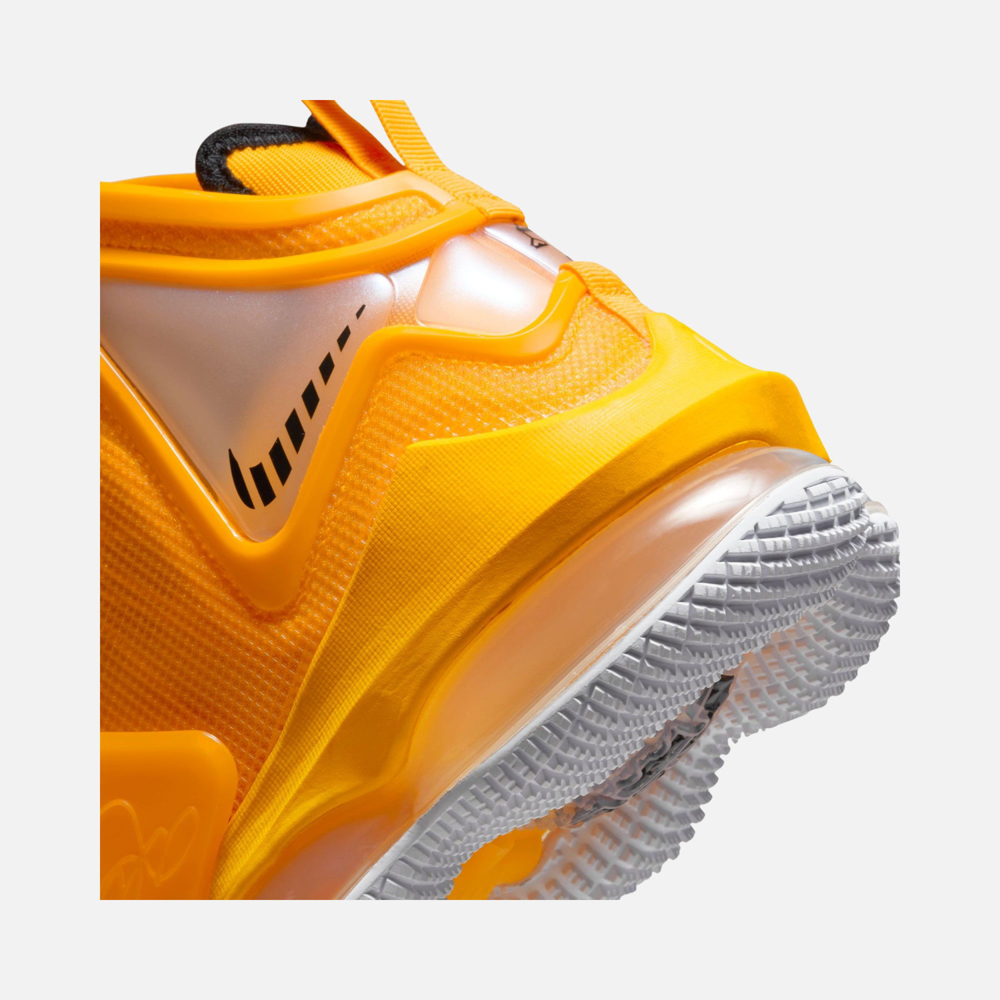 Nike LeBron James XIX CO Erkek Basketbol Ayakkabısı