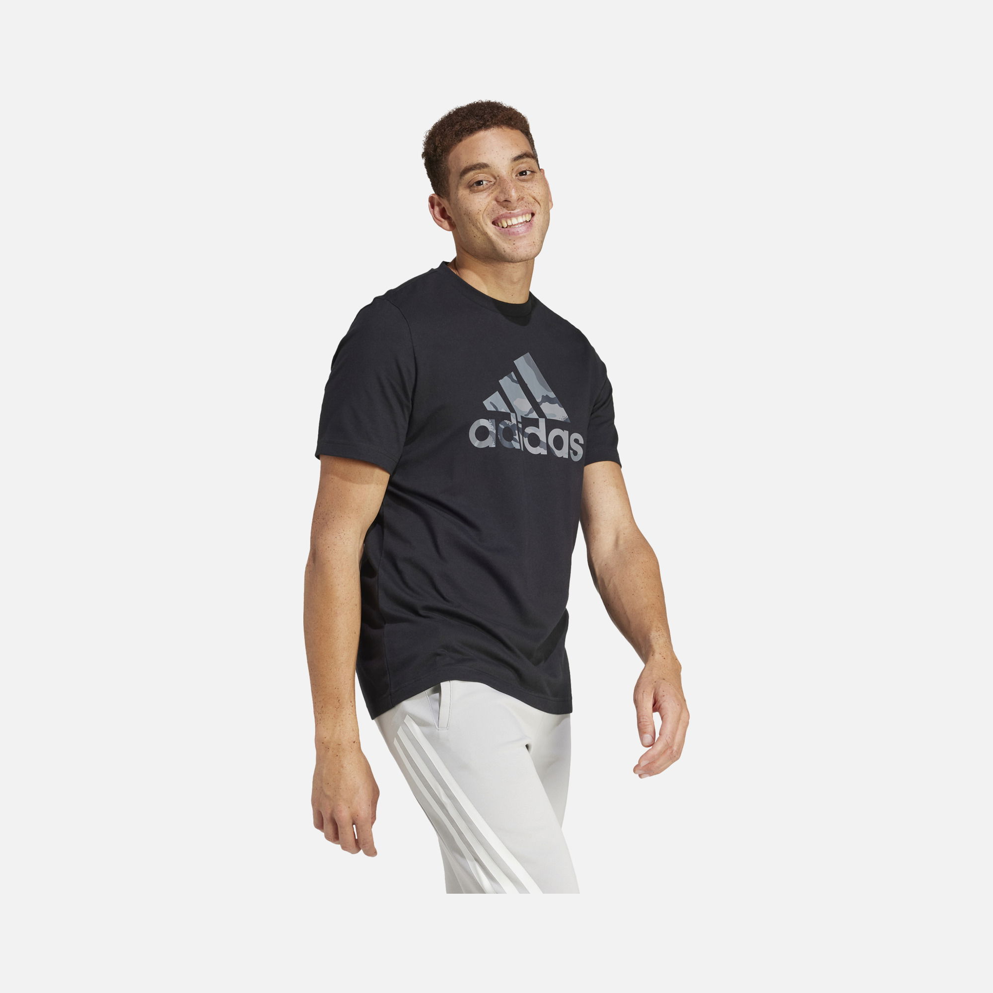 adidas Sportswear Camouflage Badge of Sport Graphic Short-Sleeve Erkek Tişört