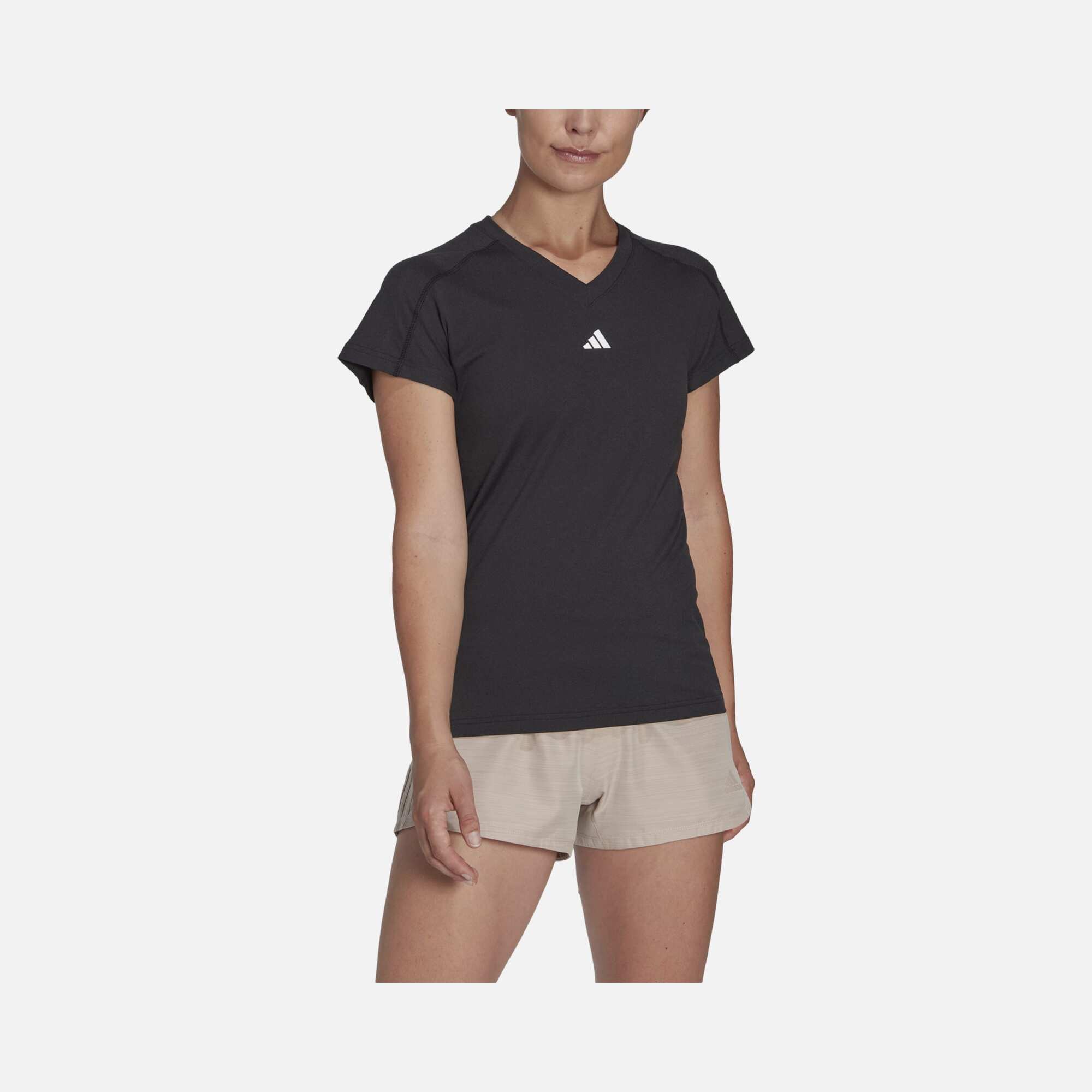 adidas AEROREADY Train Essentials Minimal Branding V-Neck Short-Sleeve Kadın Tişört