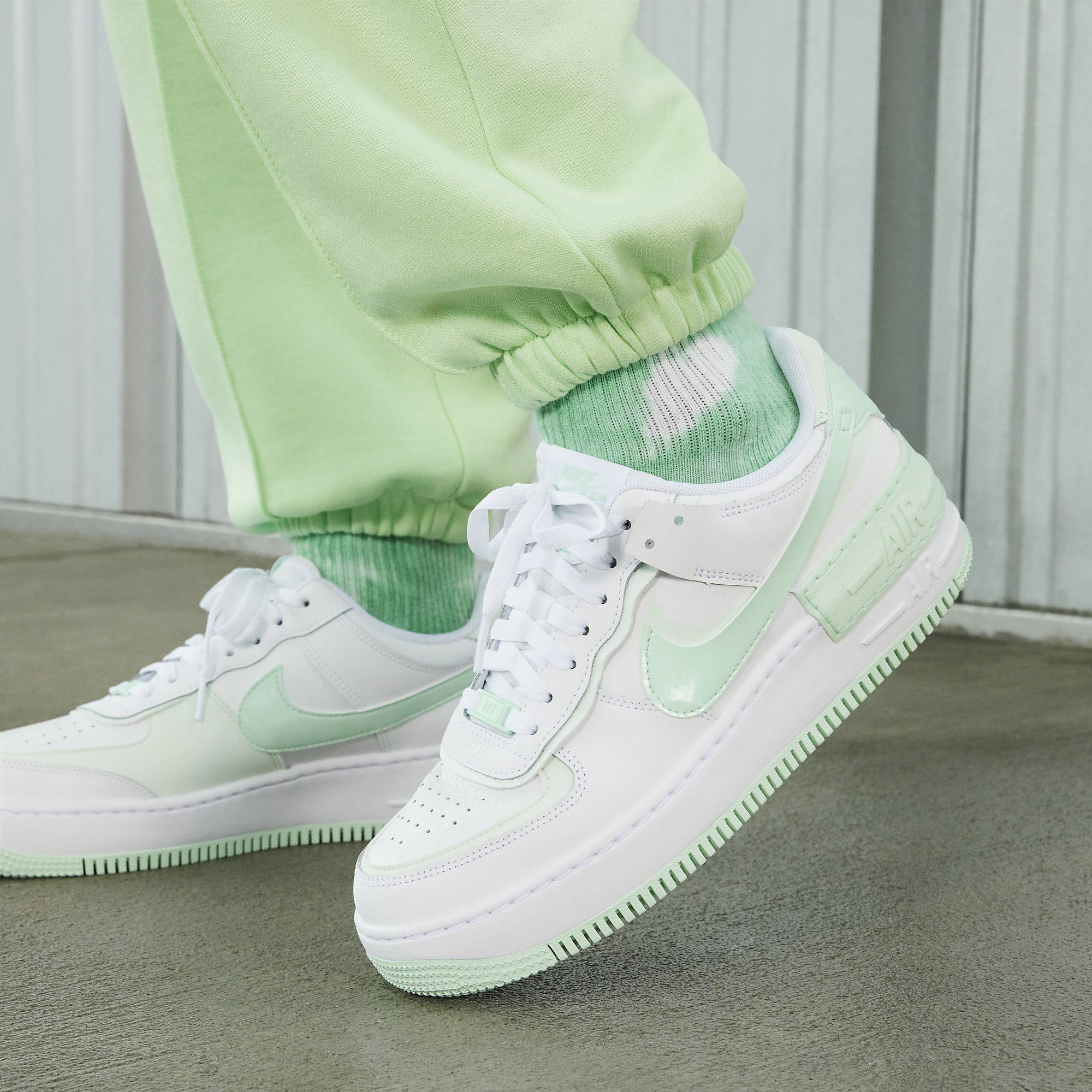 Nike Air Force 1 Shadow SS24 Kadın Spor Ayakkabı