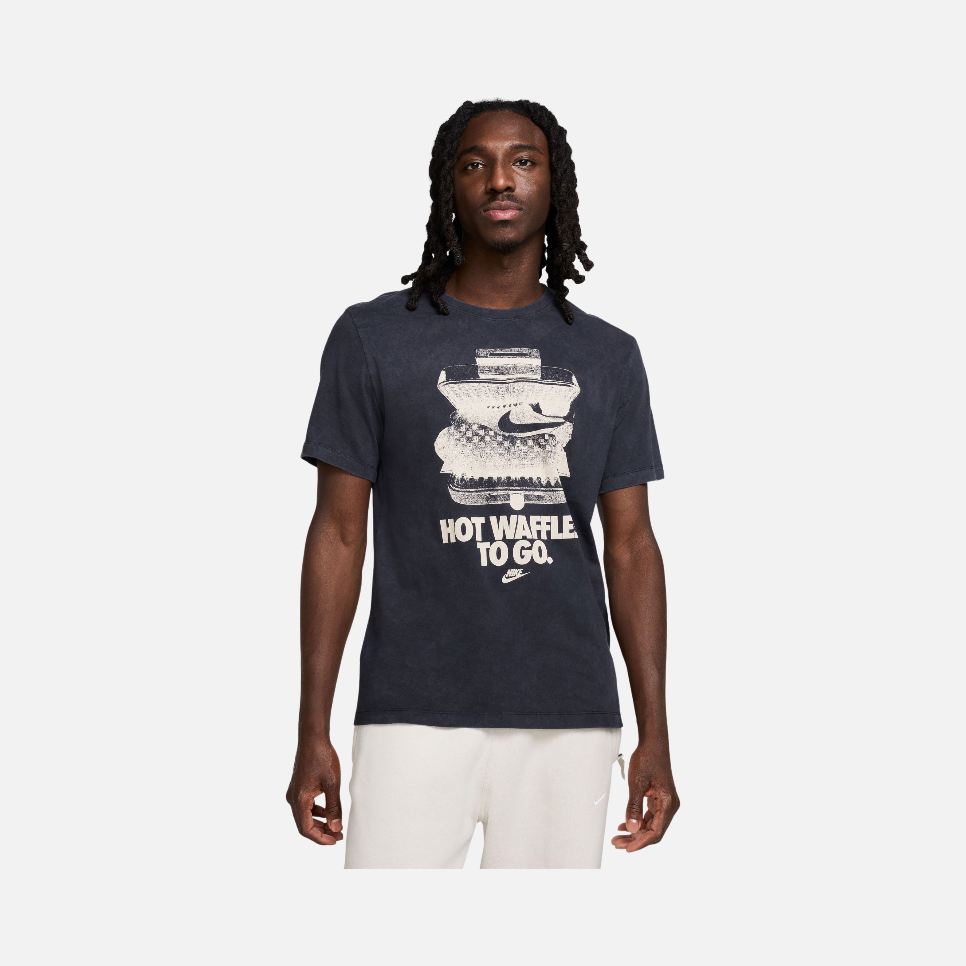 Nike Sportswear OC Vintage Hot Waffles To Go Graphics Short-Sleeve Erkek Tişört