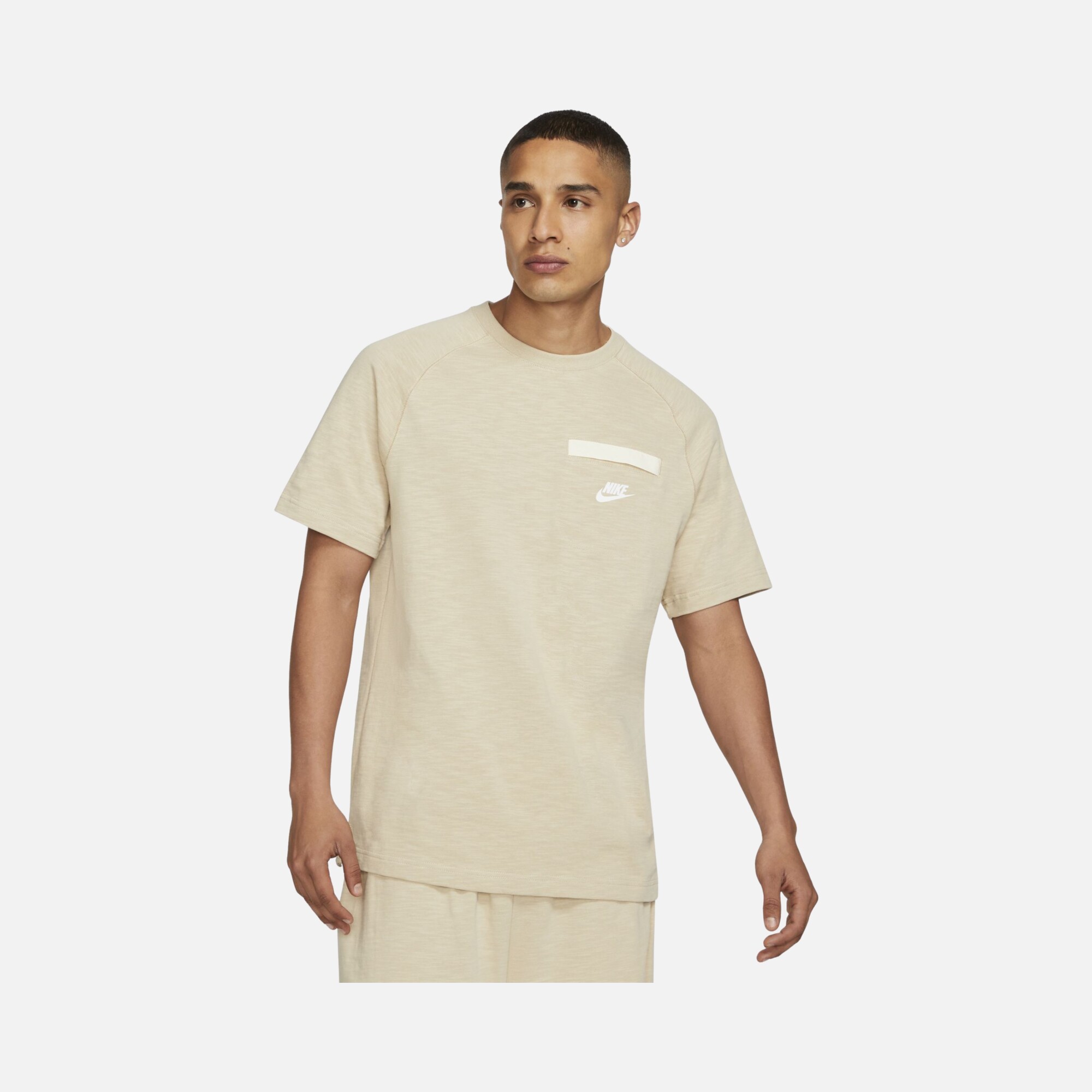 Nike Sportswear Modern Essentials Short-Sleeve Erkek Tişört