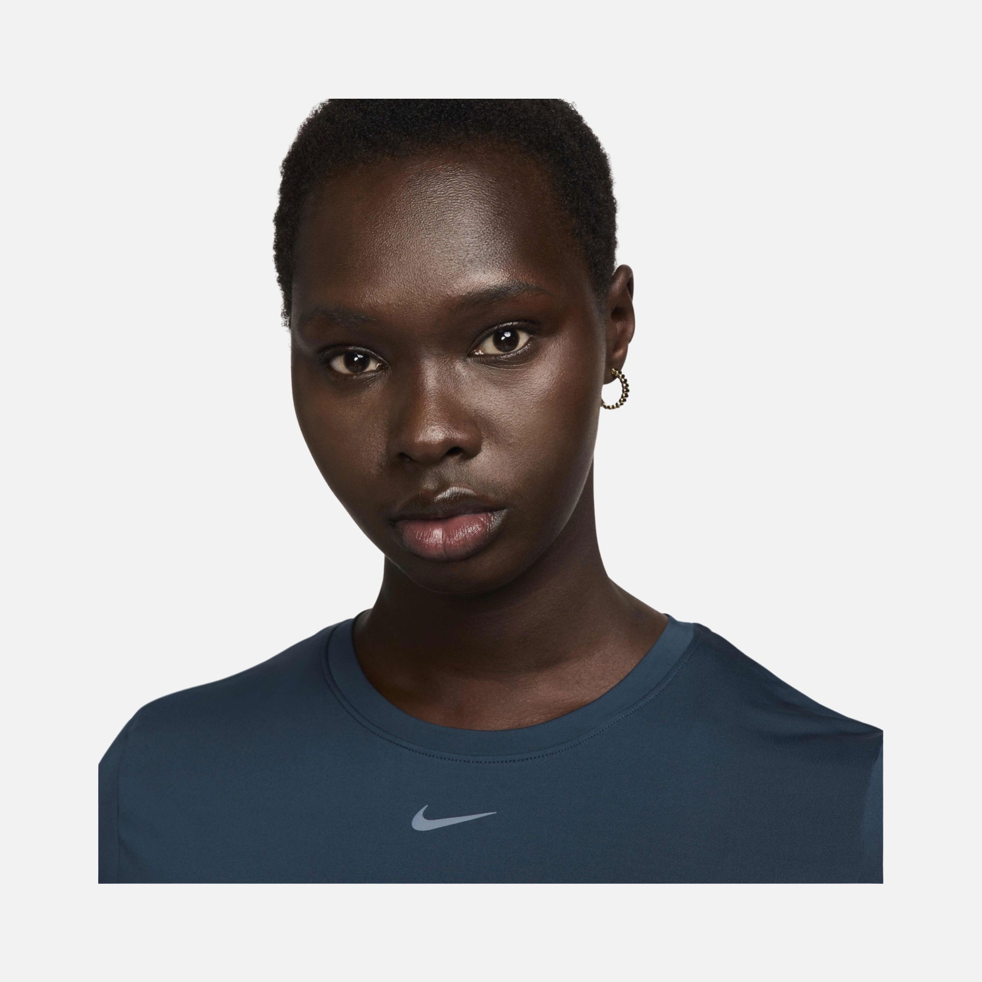 Nike One Classic Dri-Fit Short-Sleeve Training Kadın Tişört