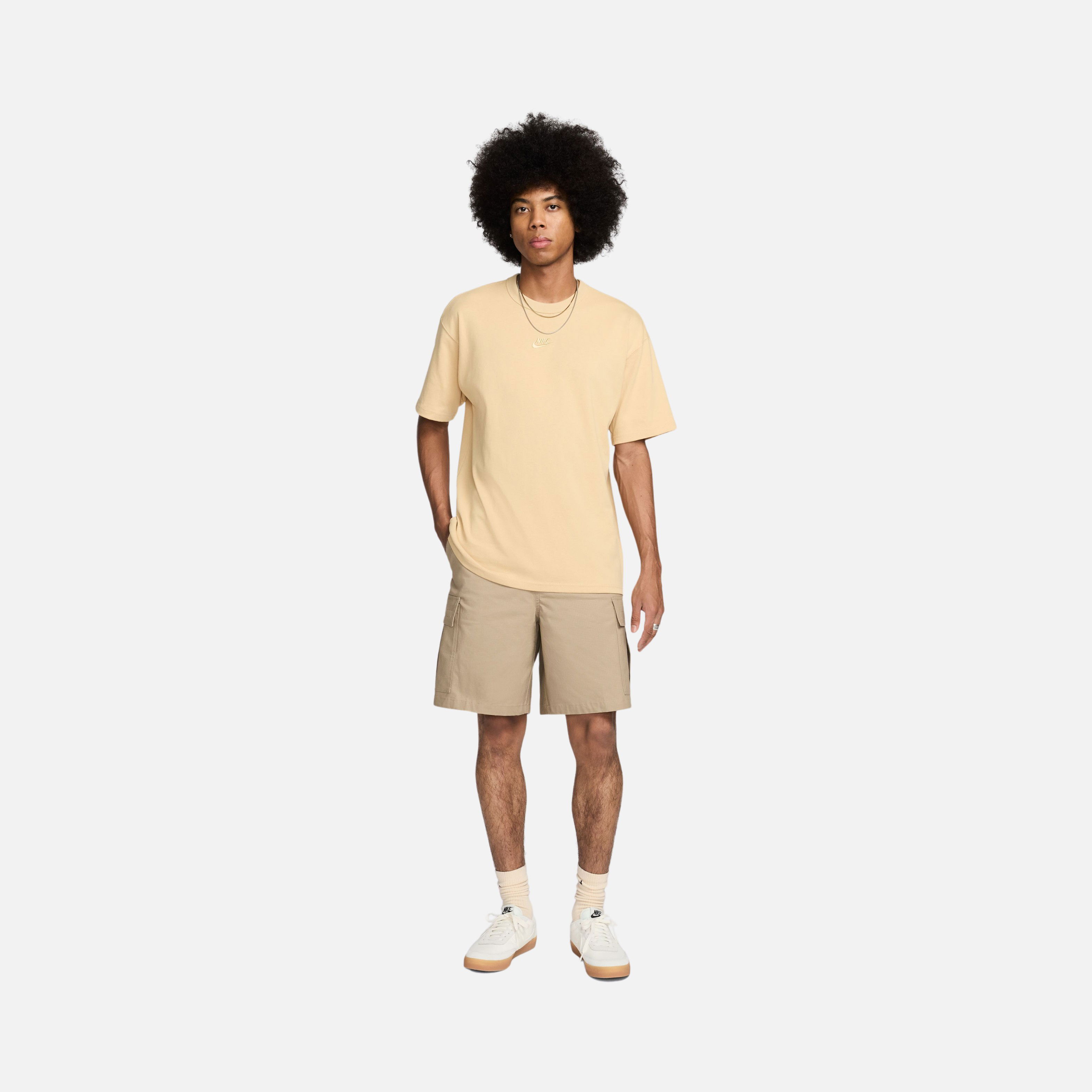 Nike Sportswear Premium Essentials Short-Sleeve Erkek Tişört