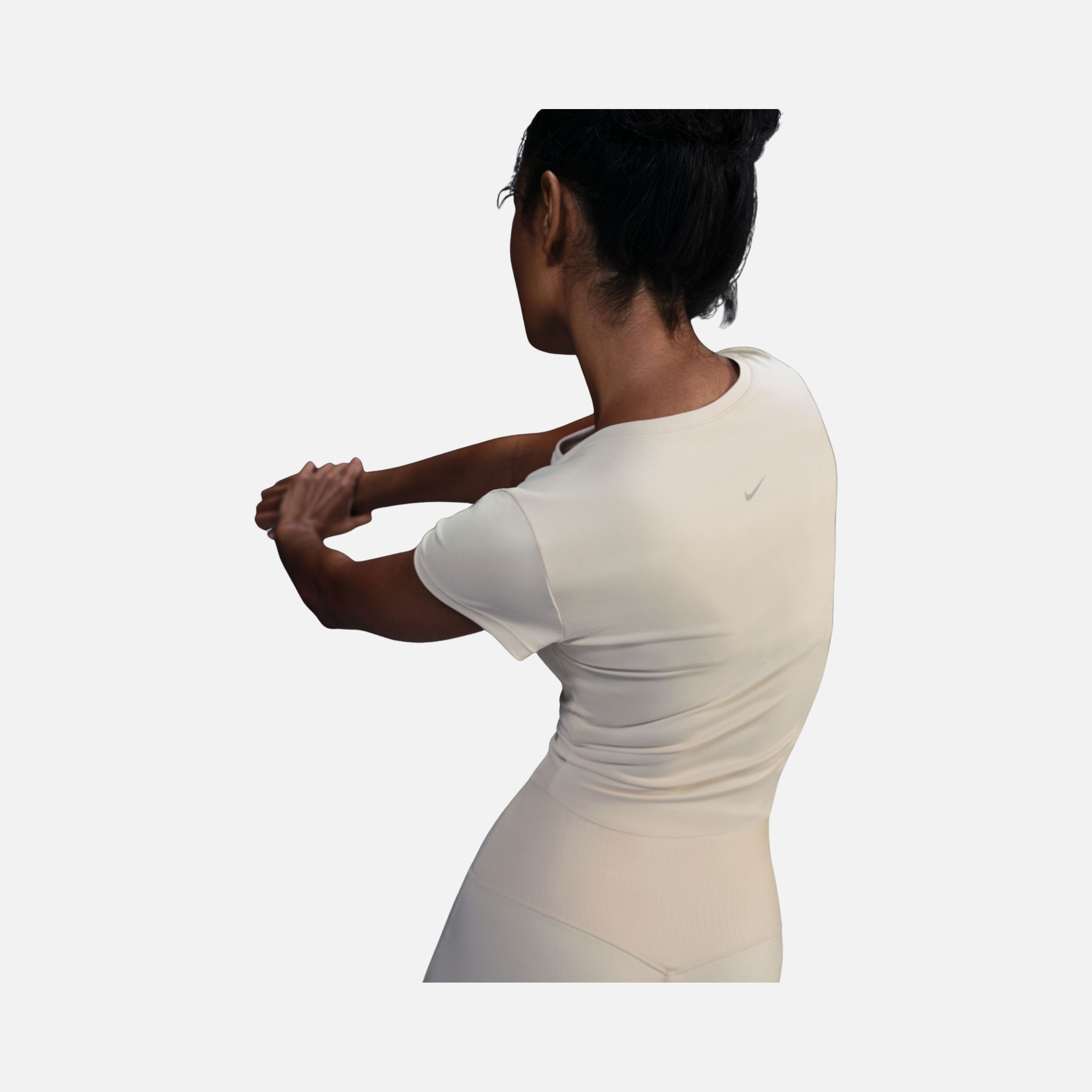 Nike Zenvy Dri-Fit InfinaSoft Fabric Training Short-Sleeve Kadın Tişört