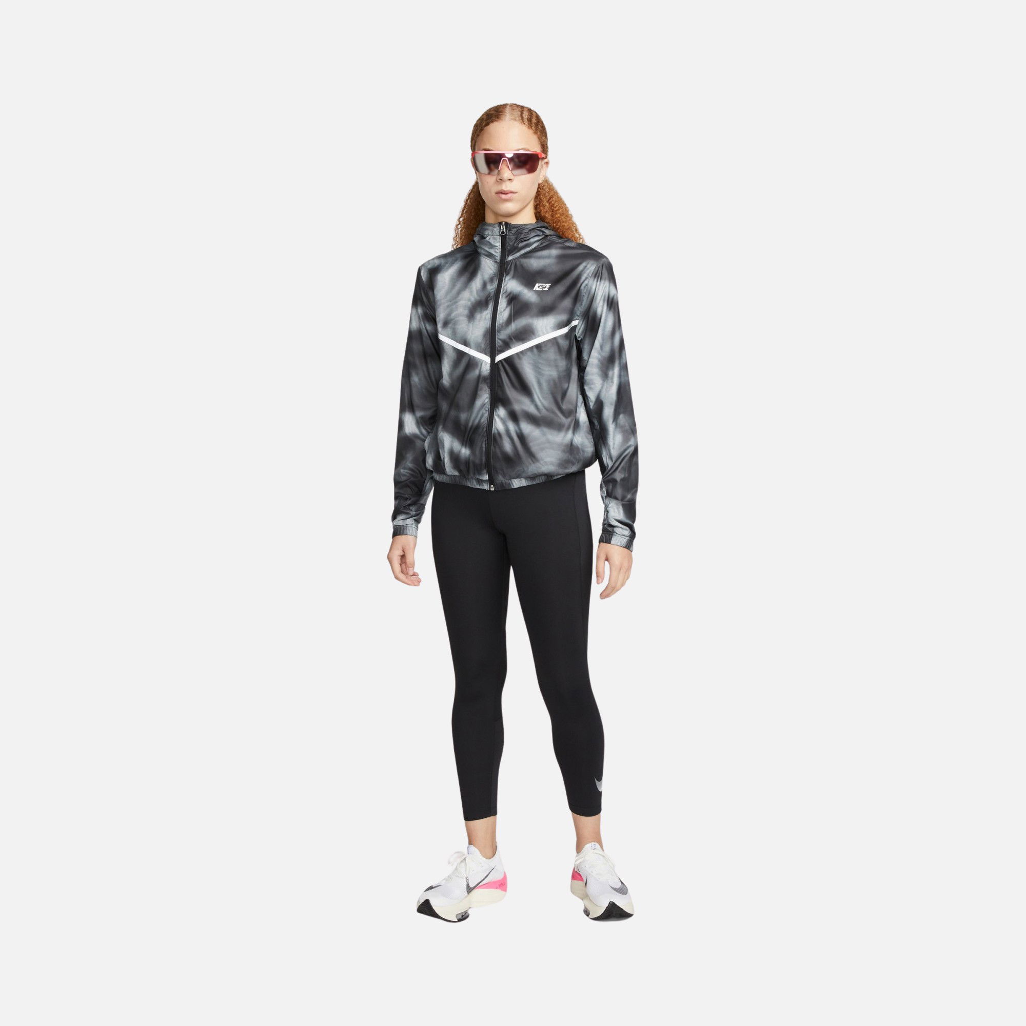 Nike Dri-Fit One Swoosh Graphic Running Short-Sleeve Kadın Tişört