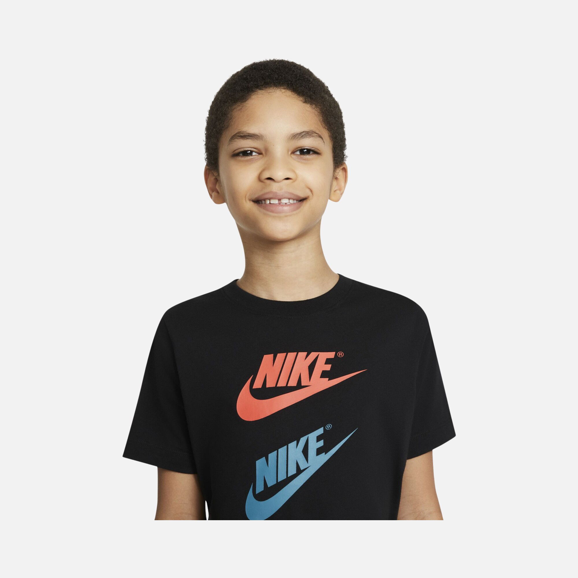 Nike Sportswear Futura Repeat (Boys') Çocuk Tişört