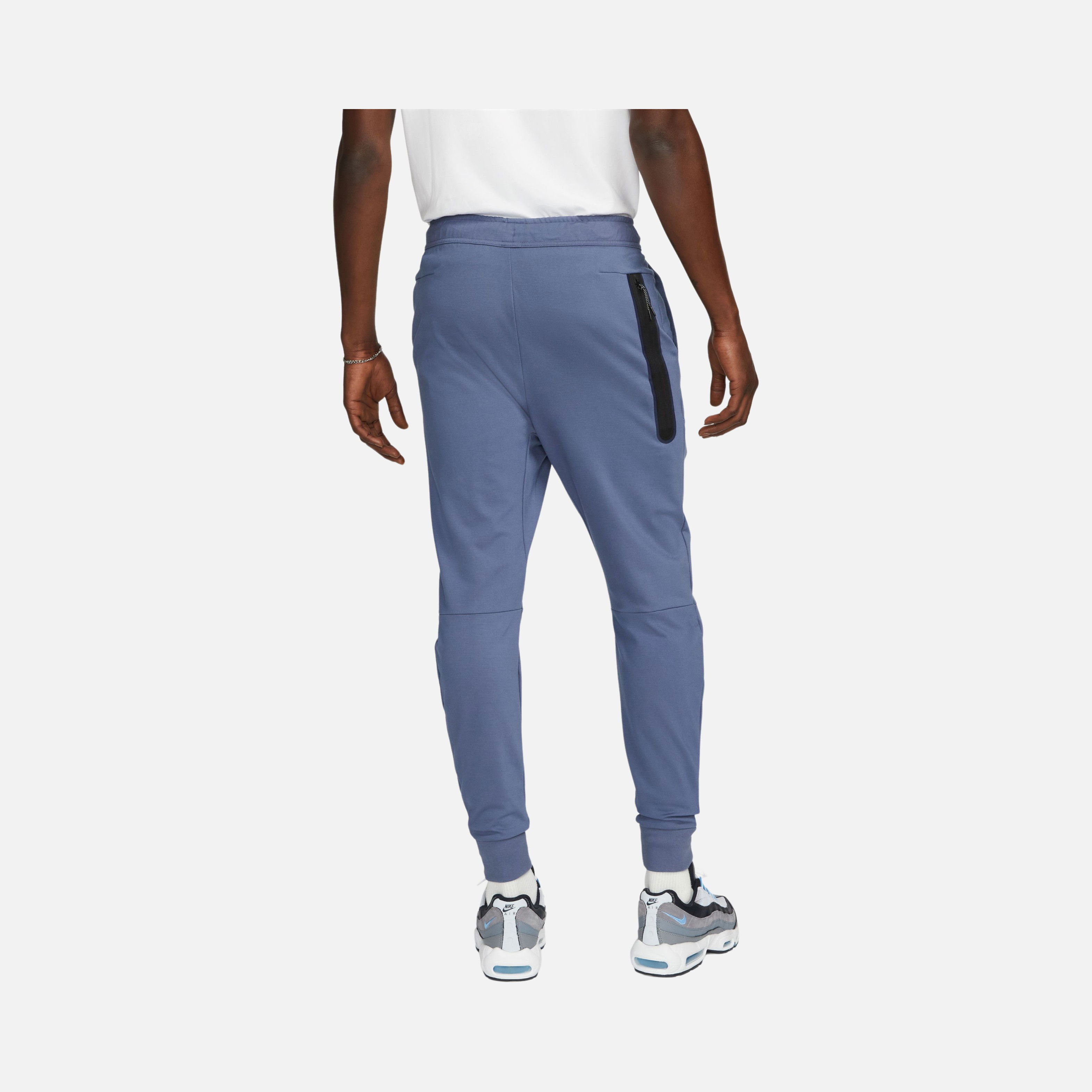 Nike Sportswear Tech Fleece Lightweight Slim-Fit Erkek Eşofman Altı