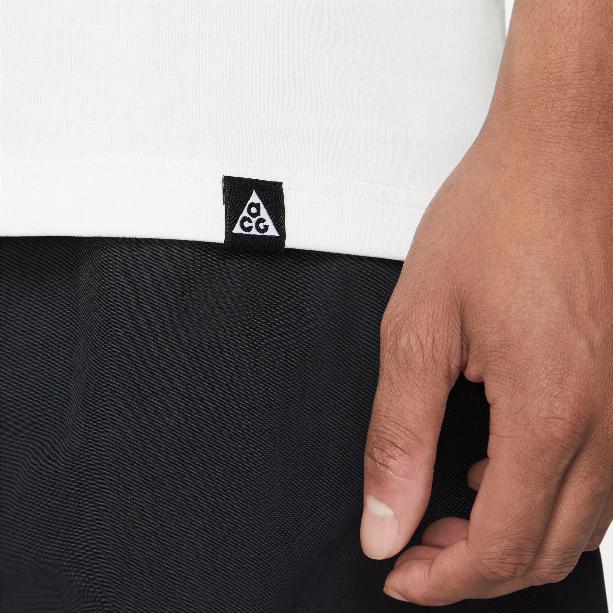 Nike Sportswear ACG Short-Sleeve Erkek Tişört