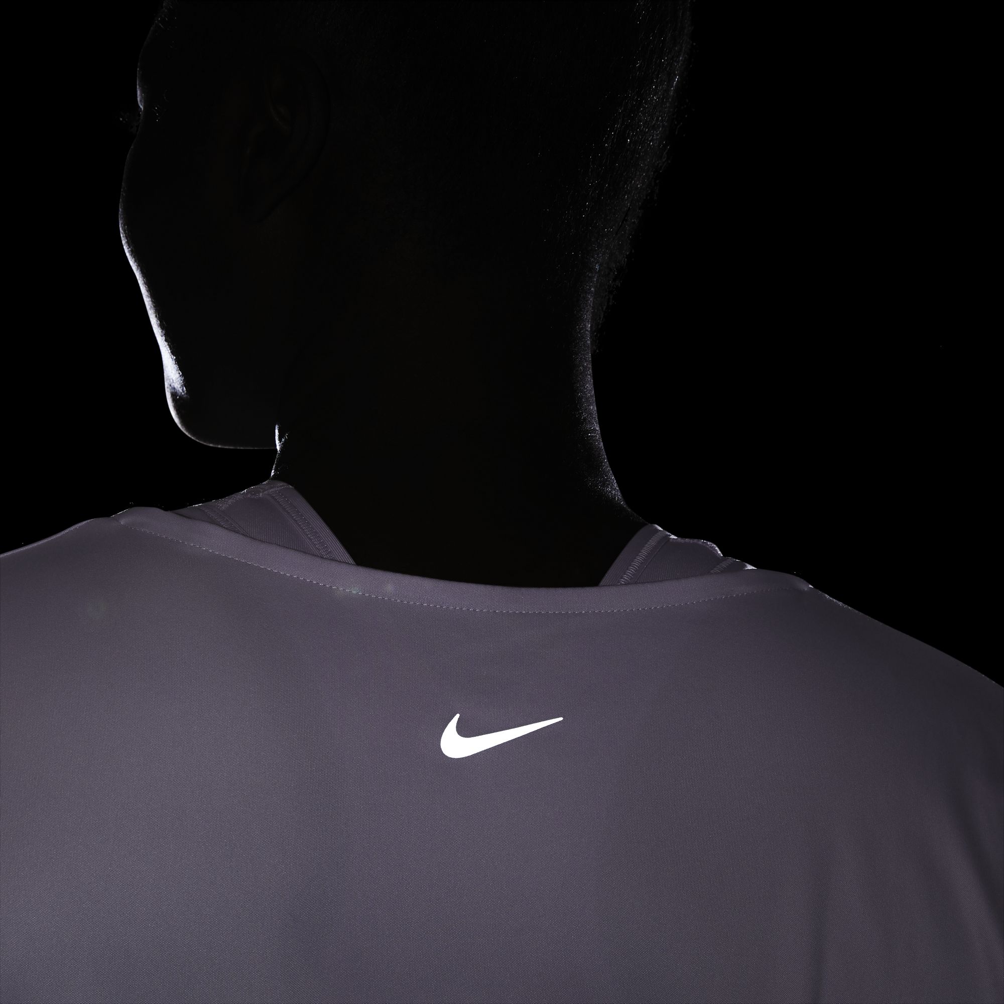 Nike Swoosh Run Short-Sleeve Running Top Kadın Tişört