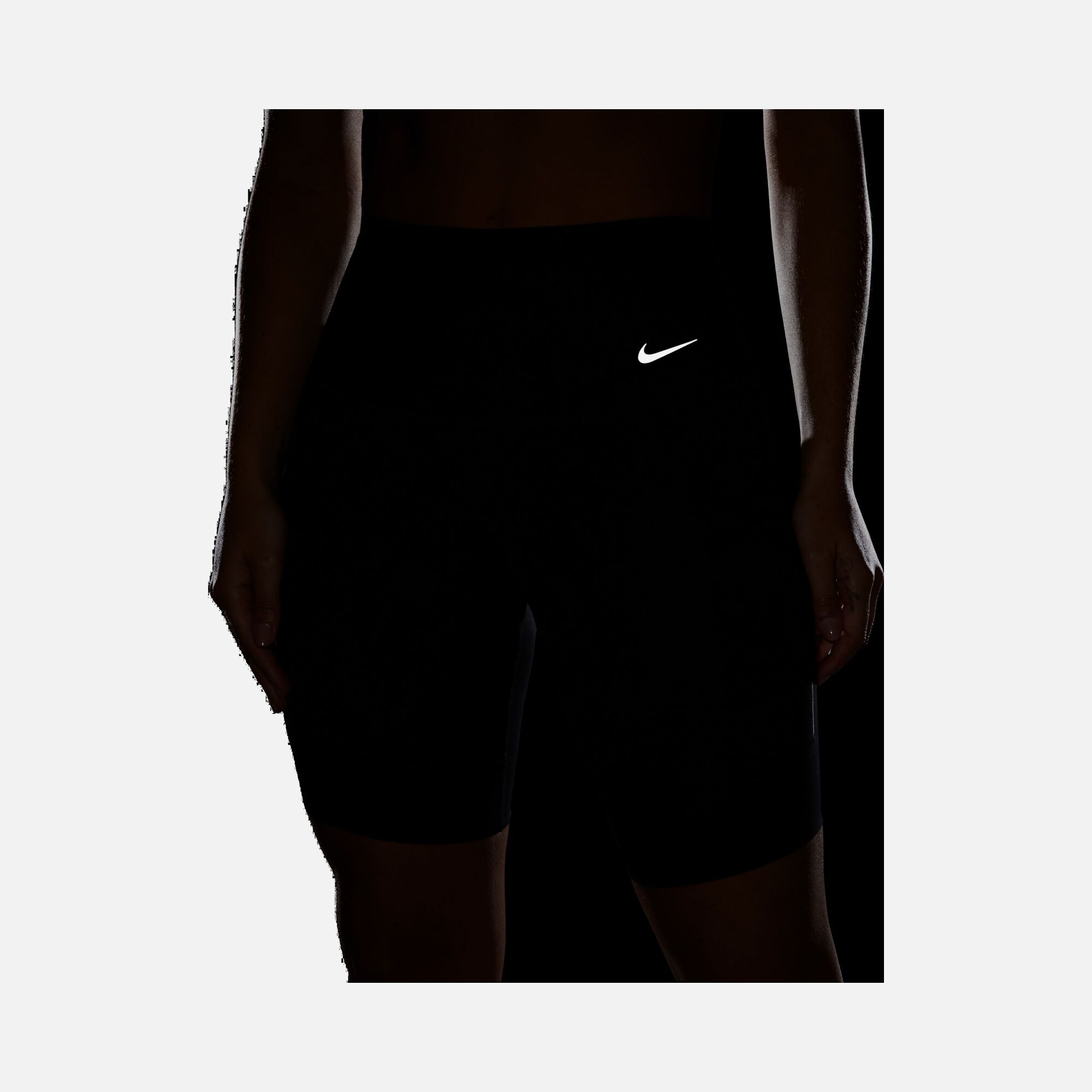 Nike Dri-Fit Universa Medium-Support High-Waisted 8" Biker Training Kadın Şort