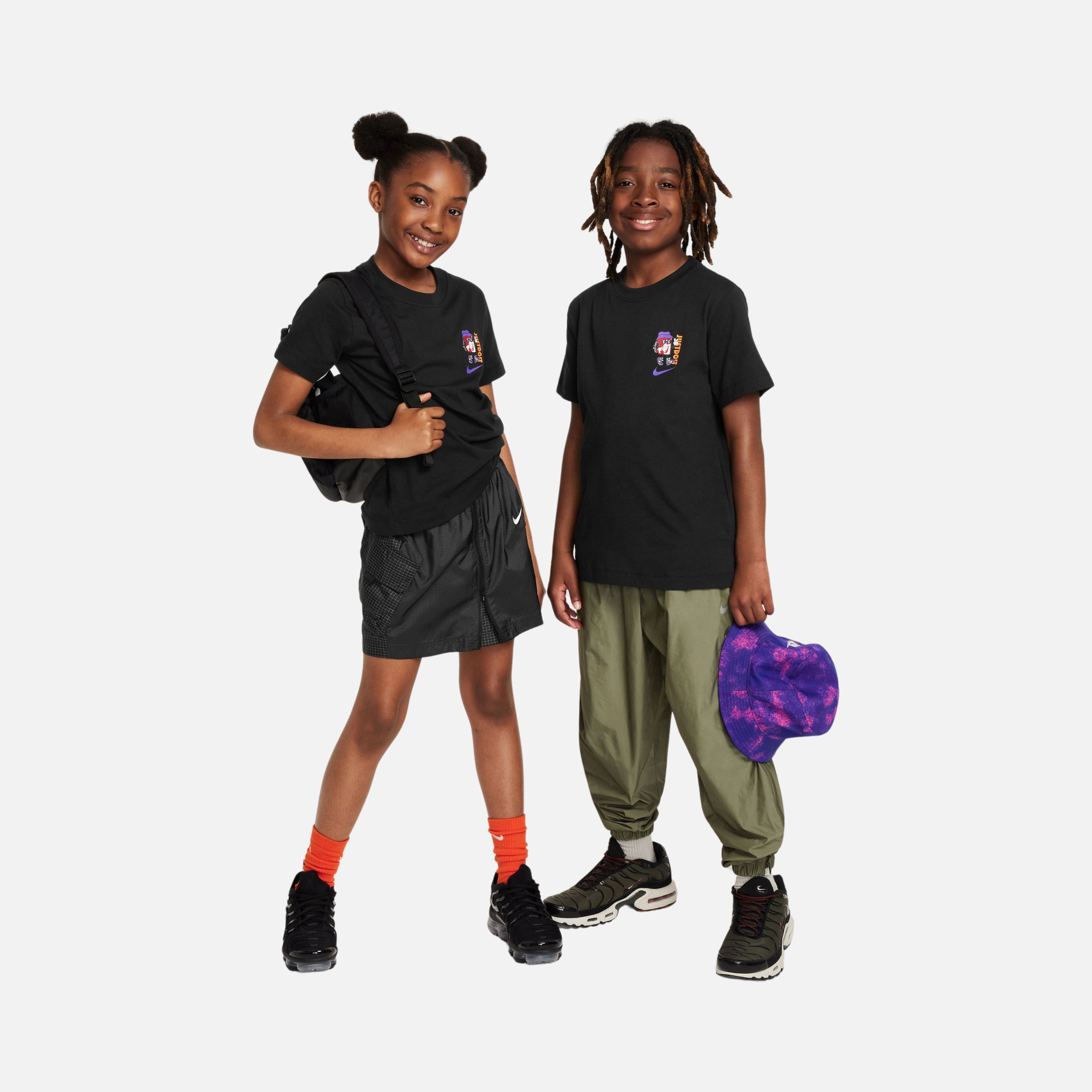 Nike Sportswear Boxy 2 Just Do It Graphic Short-Sleeve Çocuk Tişört