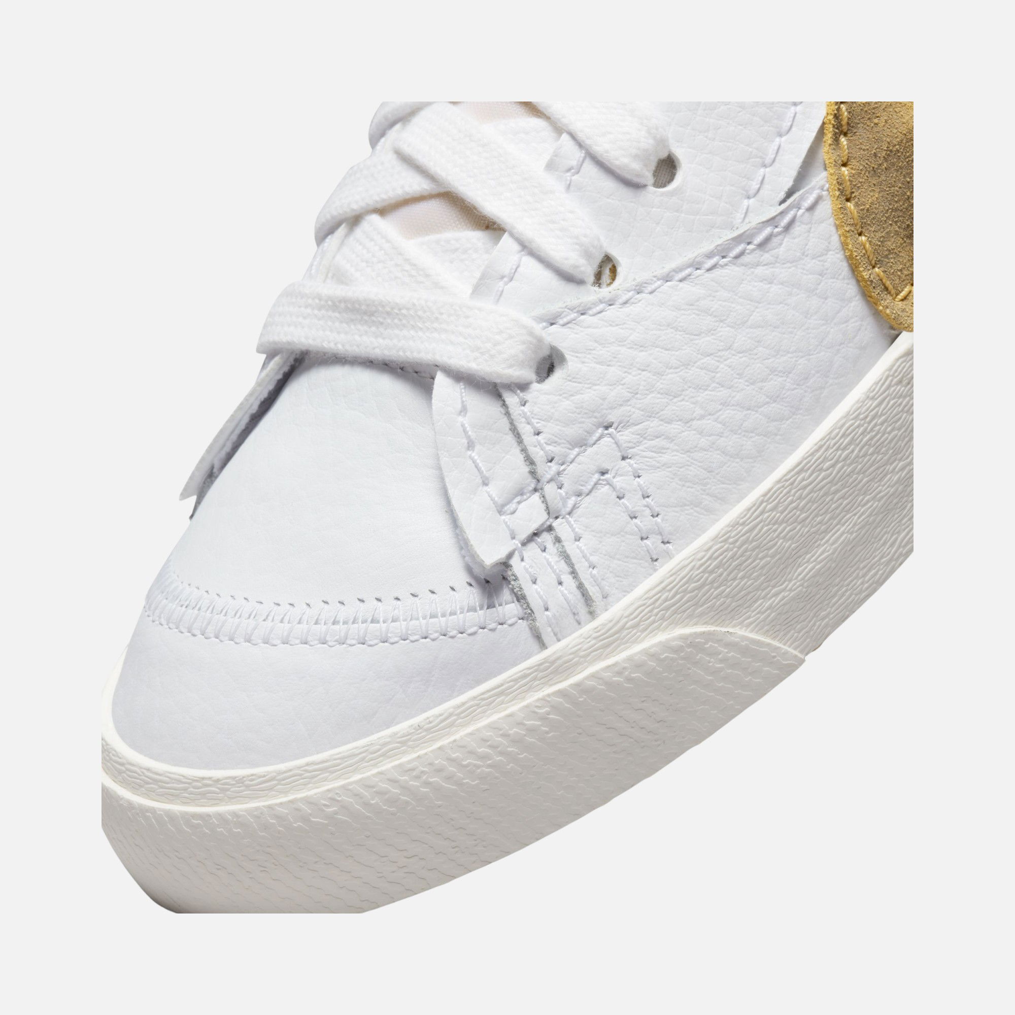 Nike Blazer Mid '77 "Sanded Gold" Jumbo Swoosh Erkek Spor Ayakkabı