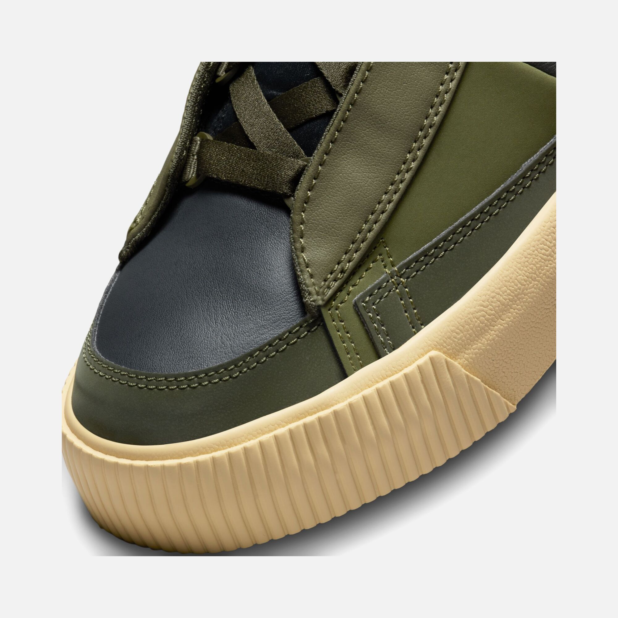 Nike Blazer Mid Victory Kadın Spor Ayakkabı