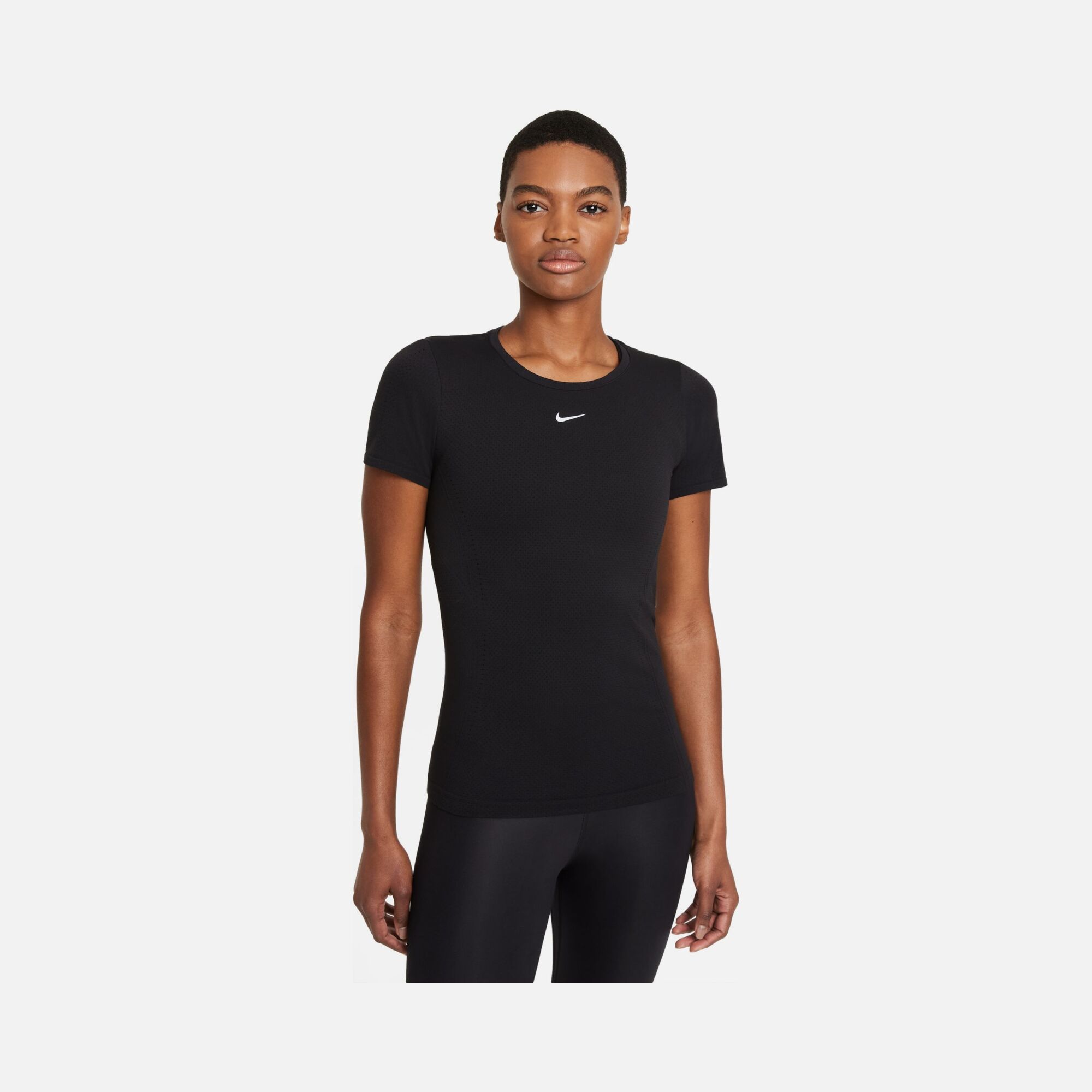 Nike Dri-Fit Advantage Aura Slim-Fit Short-Sleeve Kadın Tişört