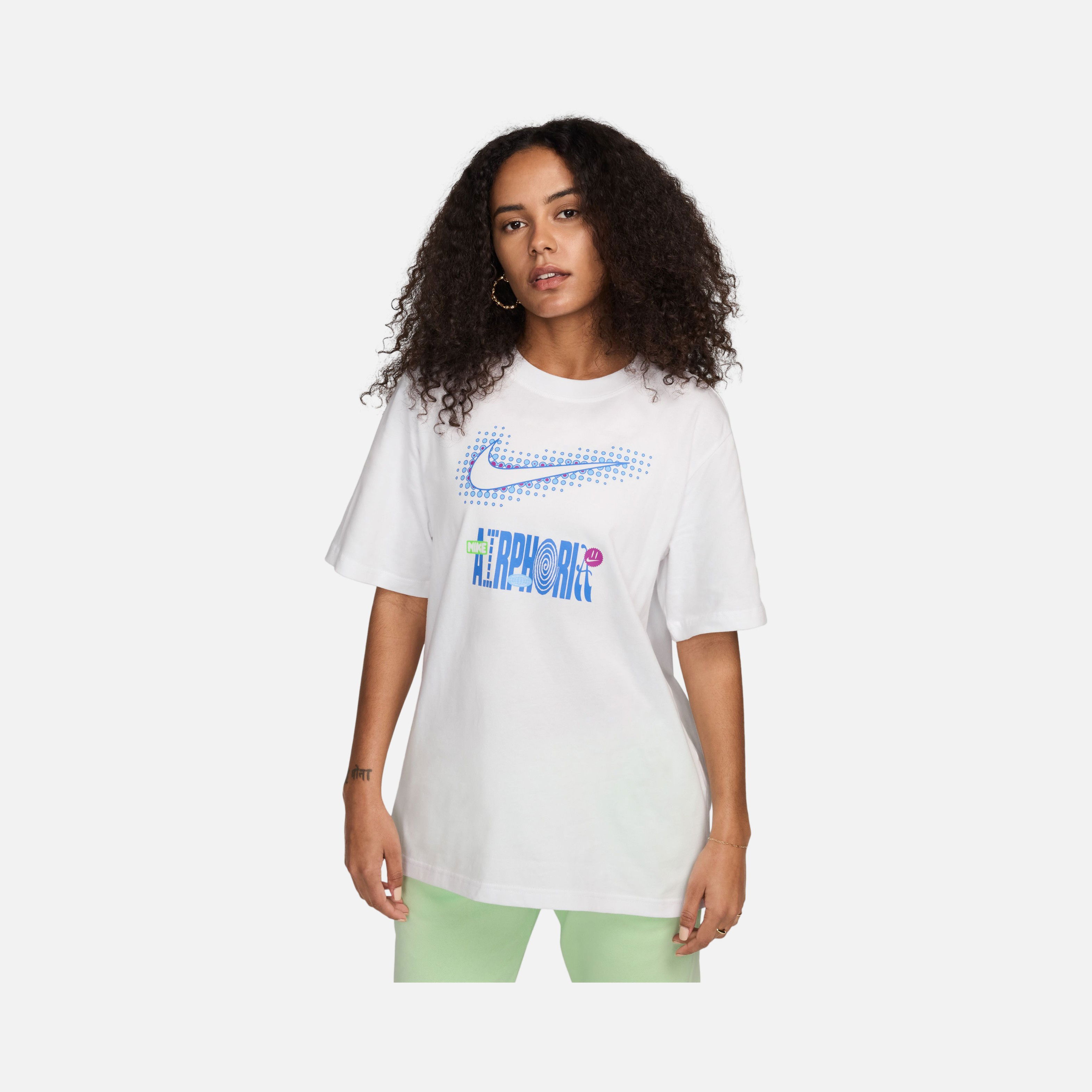 Nike Sportswear Oc2 Festival Graphic Boyfriend Short-Sleeve Kadın Tişört