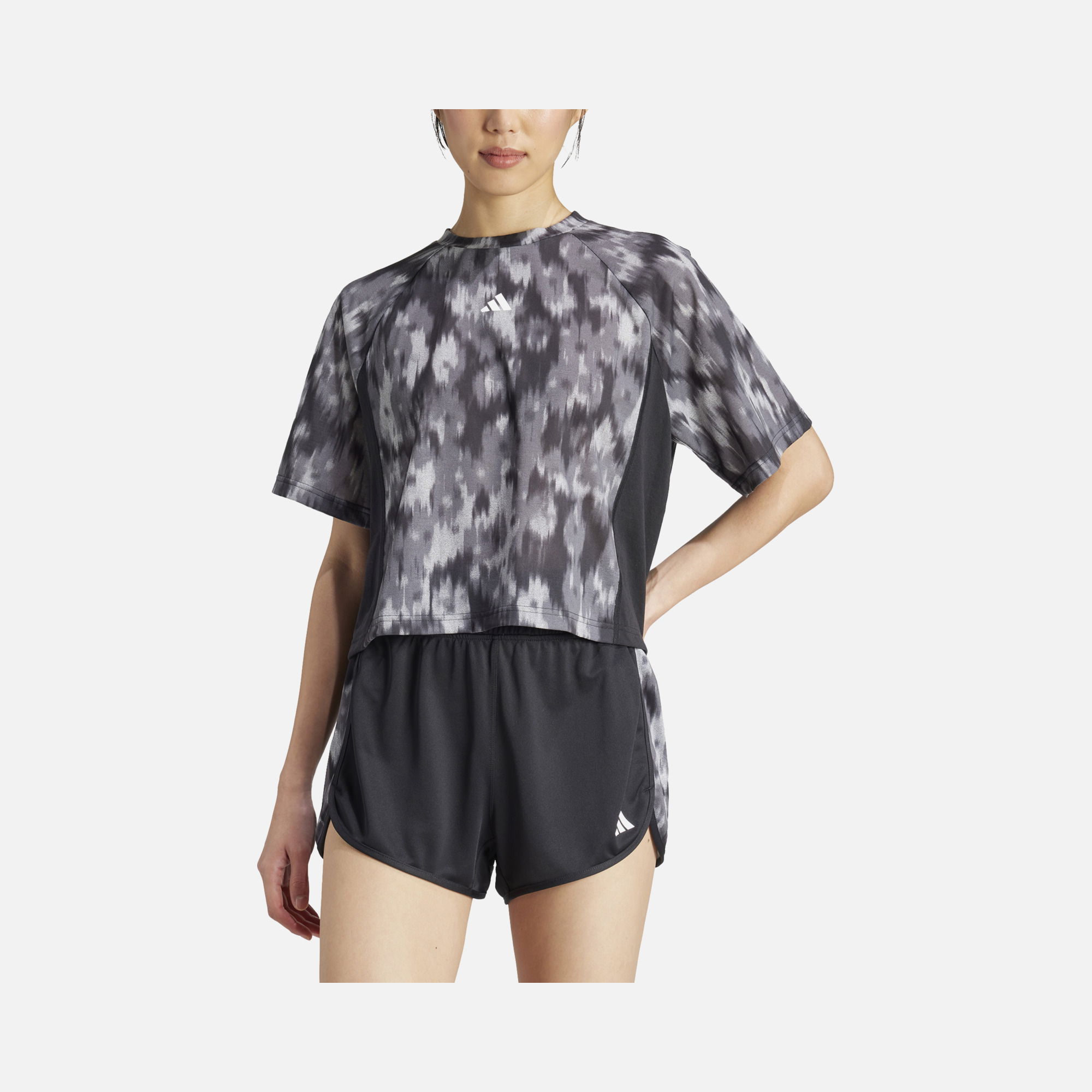 adidas AEROREADY Allover Print Flower Performance Training Short-Sleeve Kadın Tişört